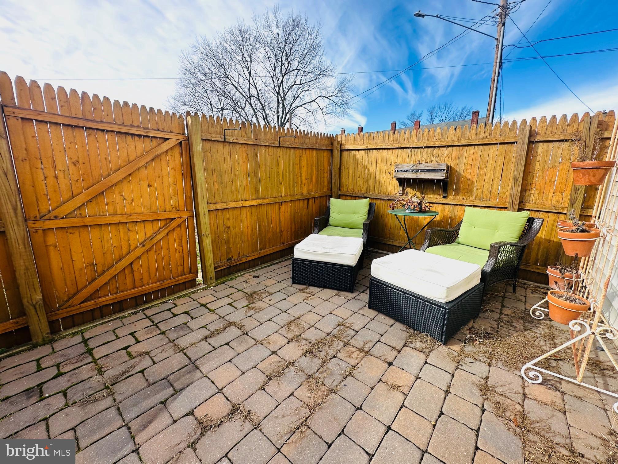 TELFORD SQUARE - Residential