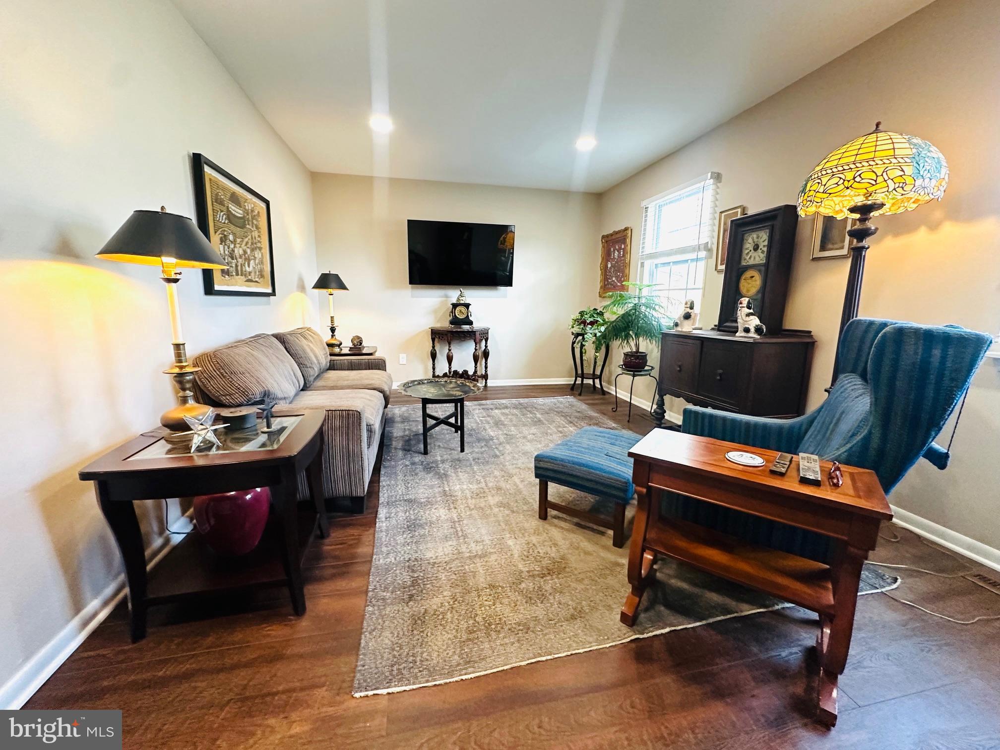 TELFORD SQUARE - Residential