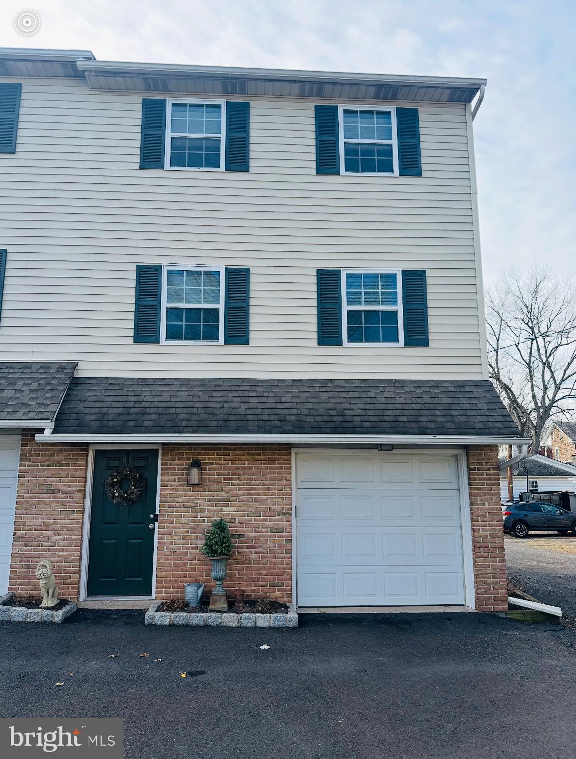 TELFORD SQUARE - Residential