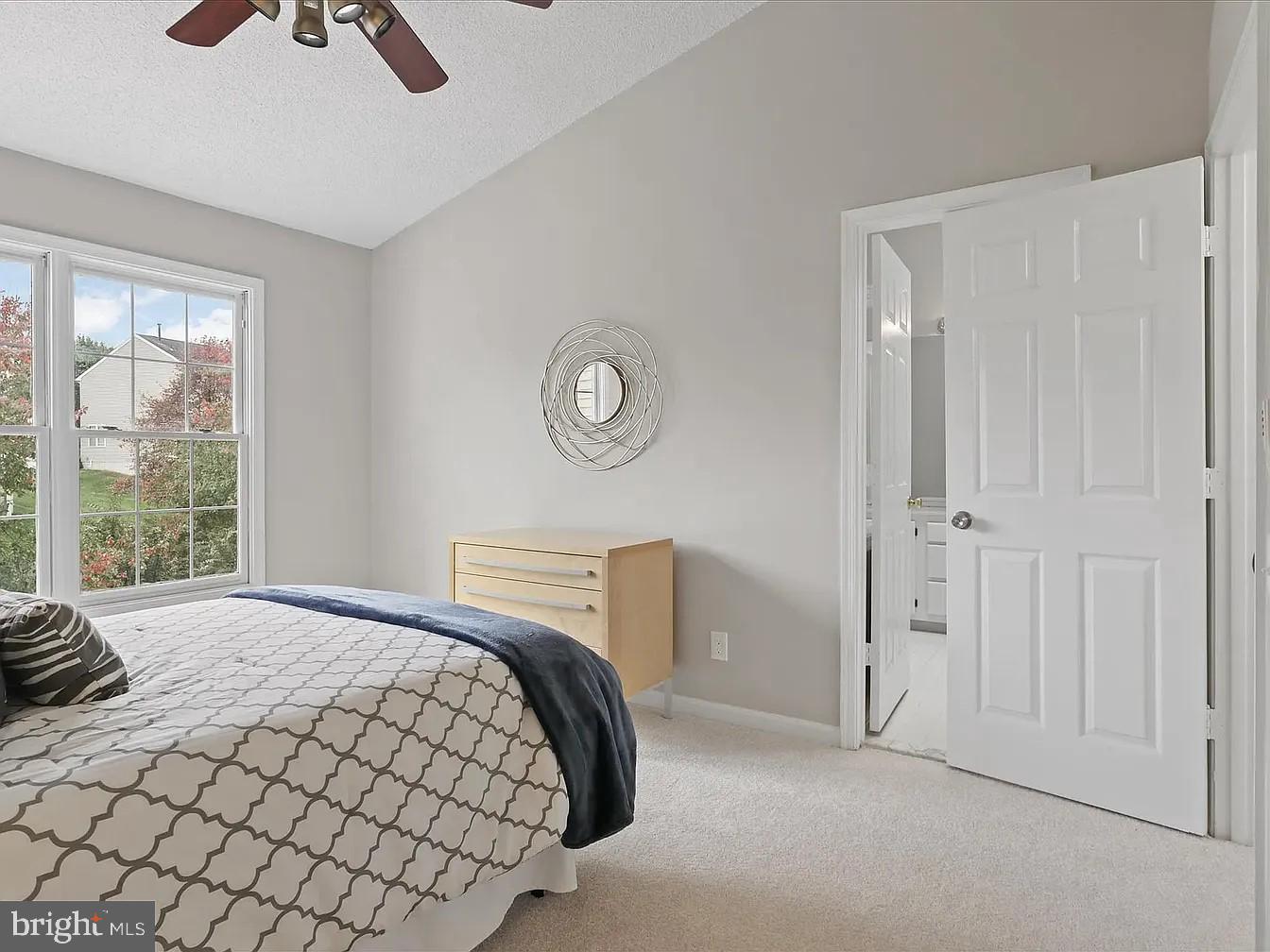 ASHBURN FARM - Residential Lease