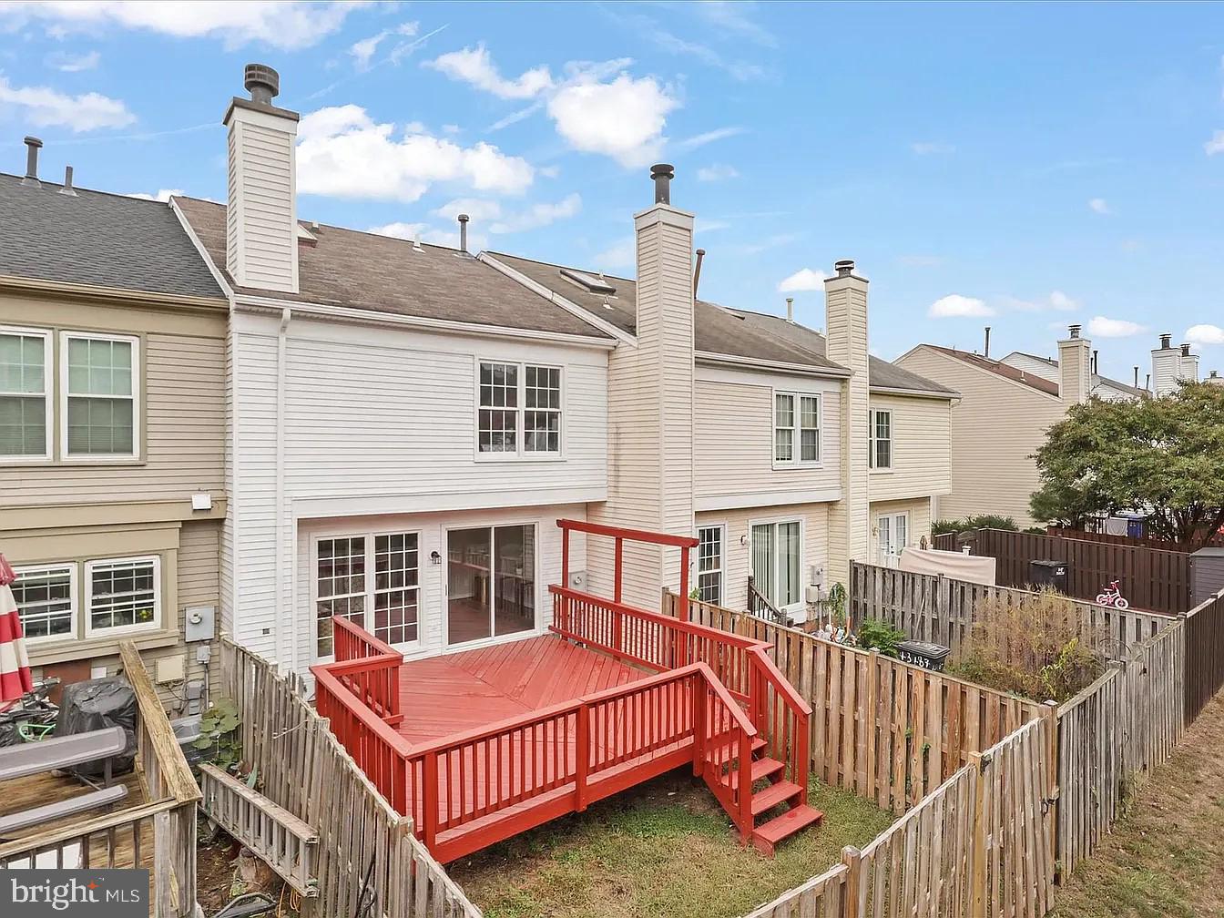 ASHBURN FARM - Residential Lease