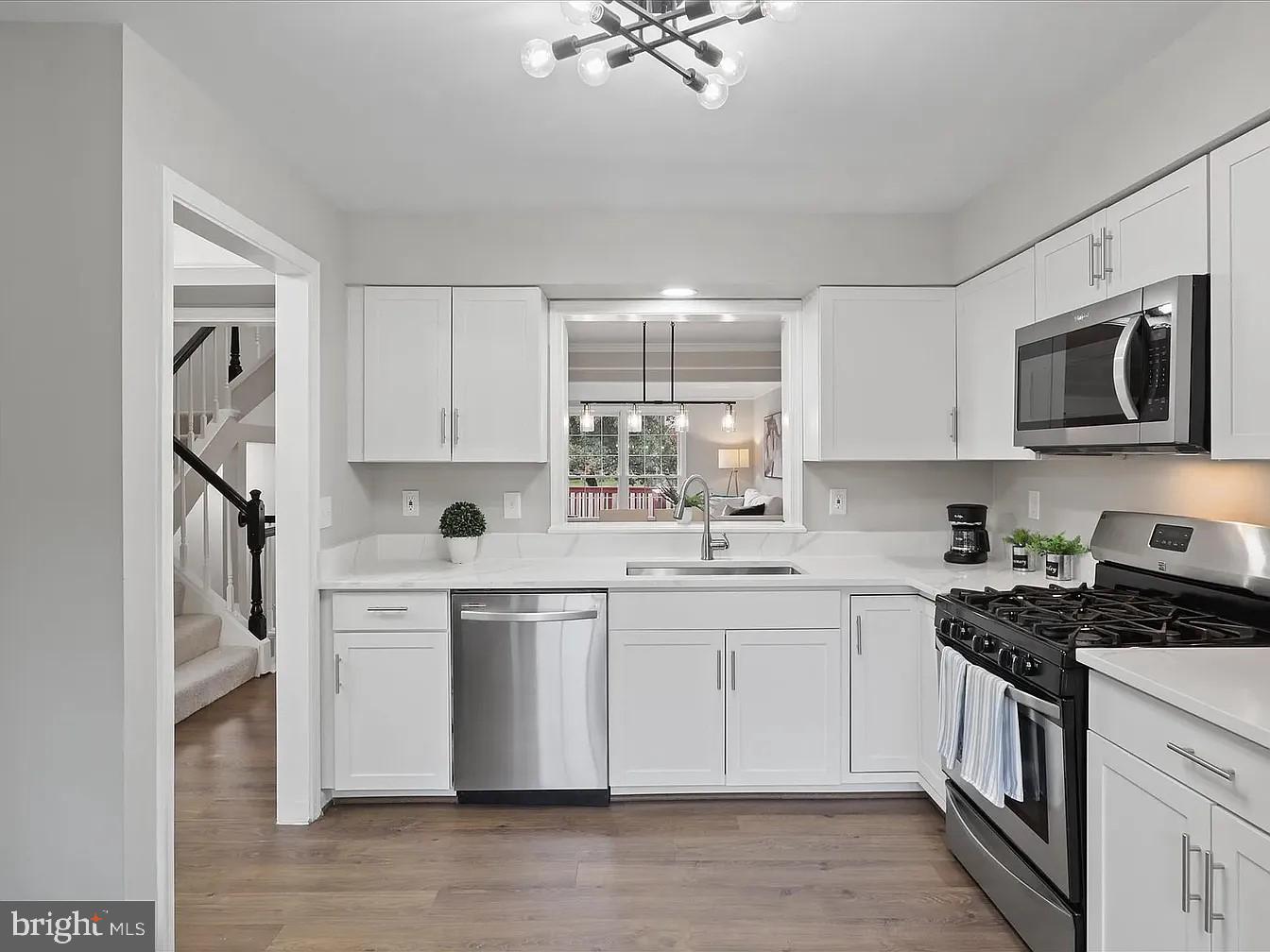 ASHBURN FARM - Residential Lease