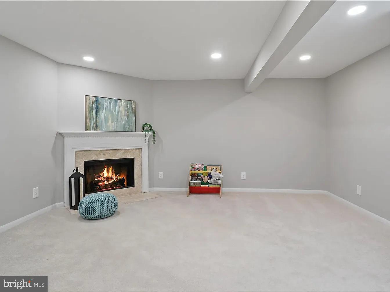 ASHBURN FARM - Residential Lease