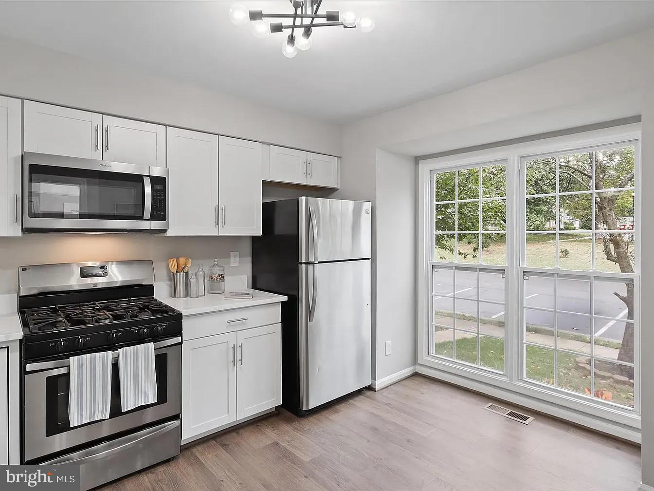 ASHBURN FARM - Residential Lease