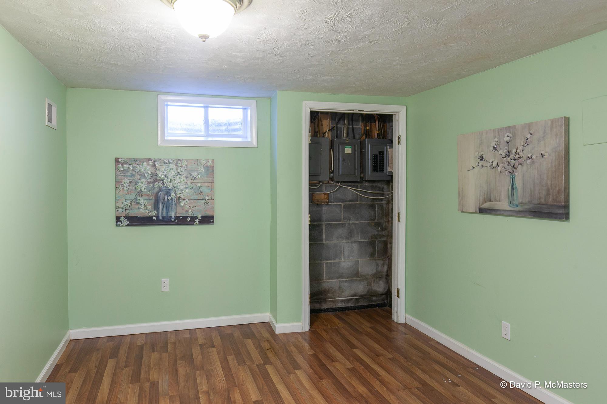 CHARLES TOWN - Residential