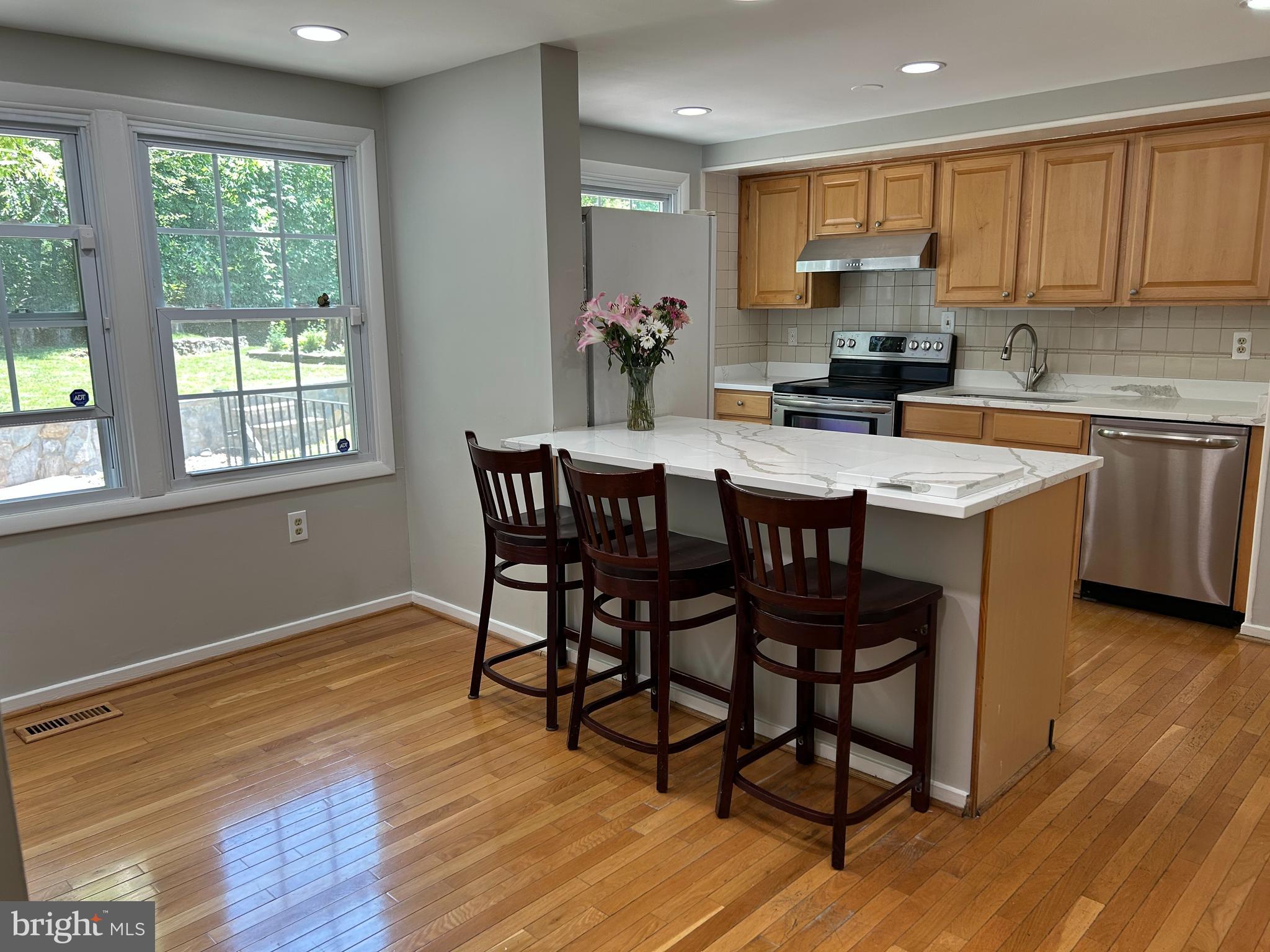 RESTON - Residential