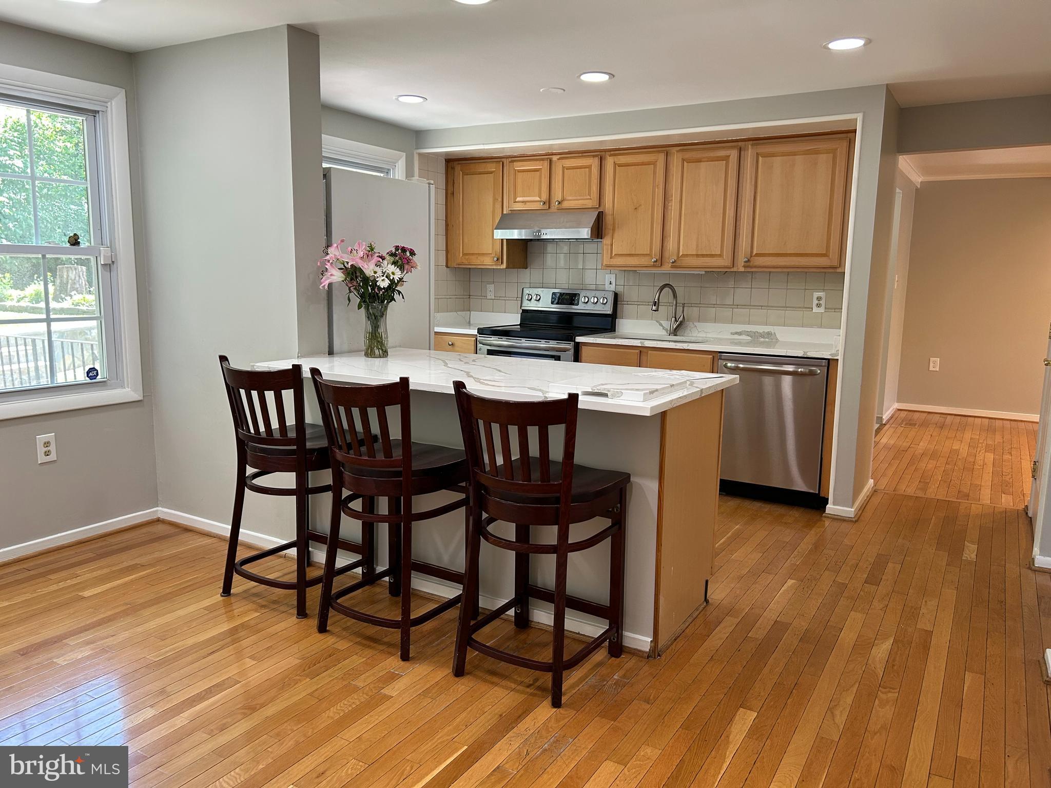 RESTON - Residential