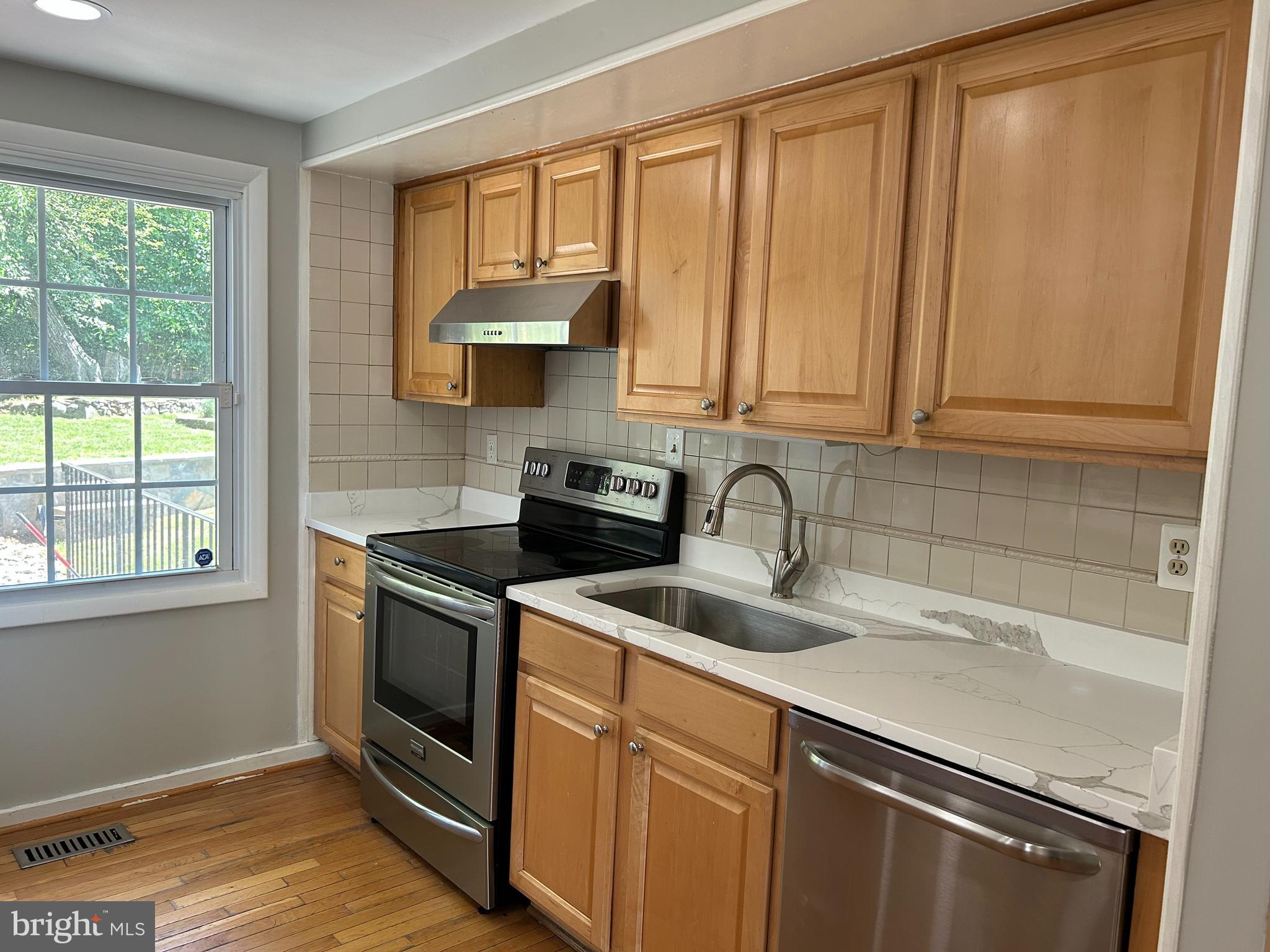 RESTON - Residential