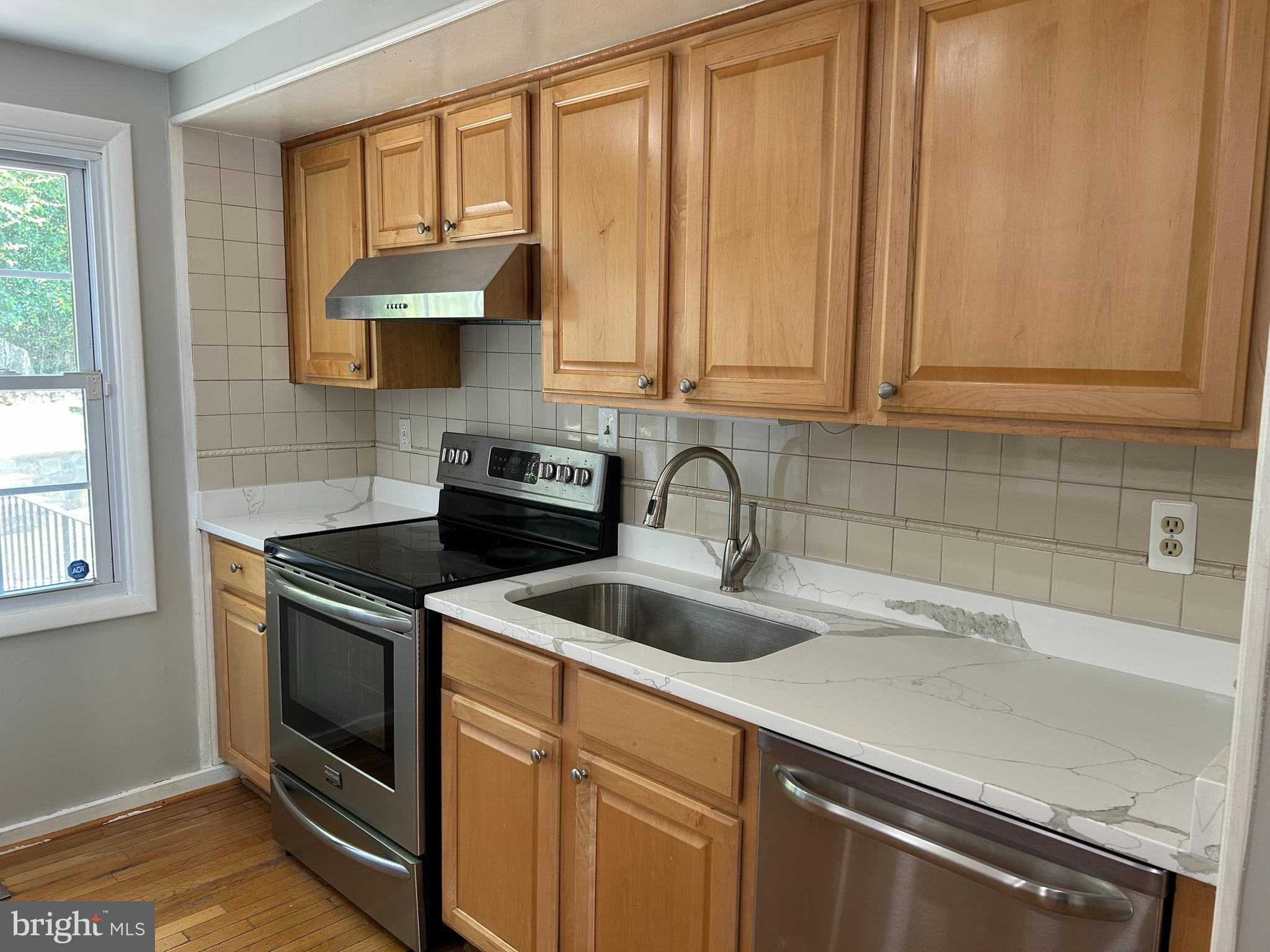 RESTON - Residential