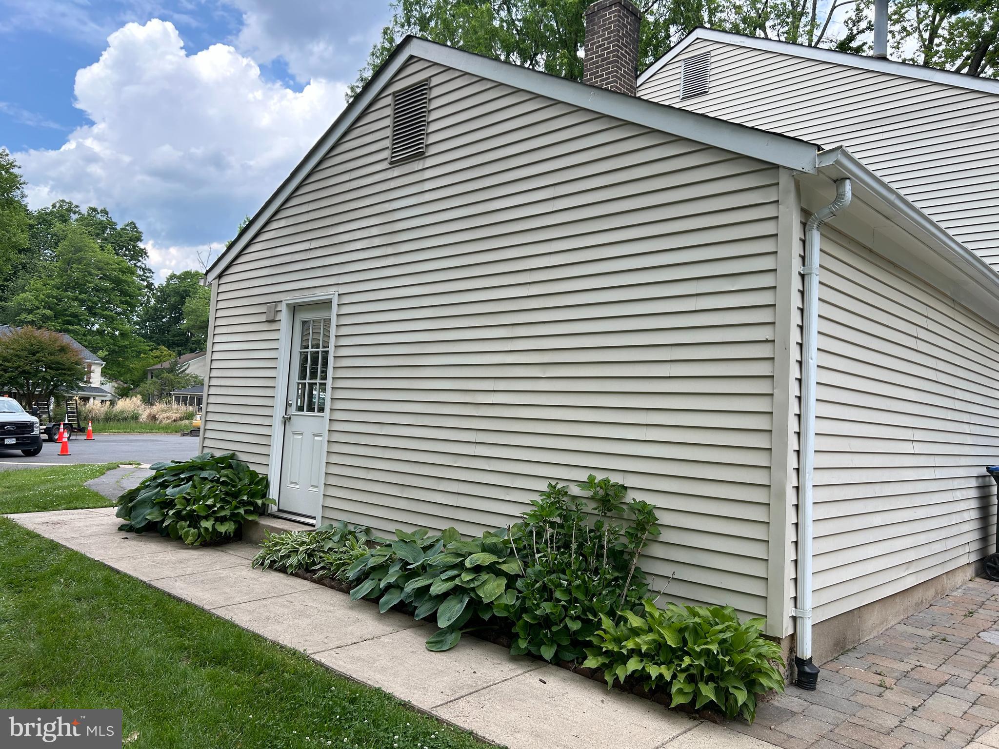 RESTON - Residential