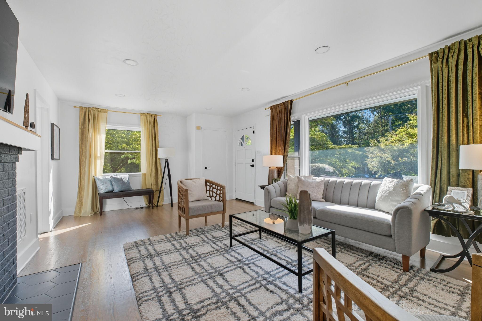 DUNN LORING - Residential Lease