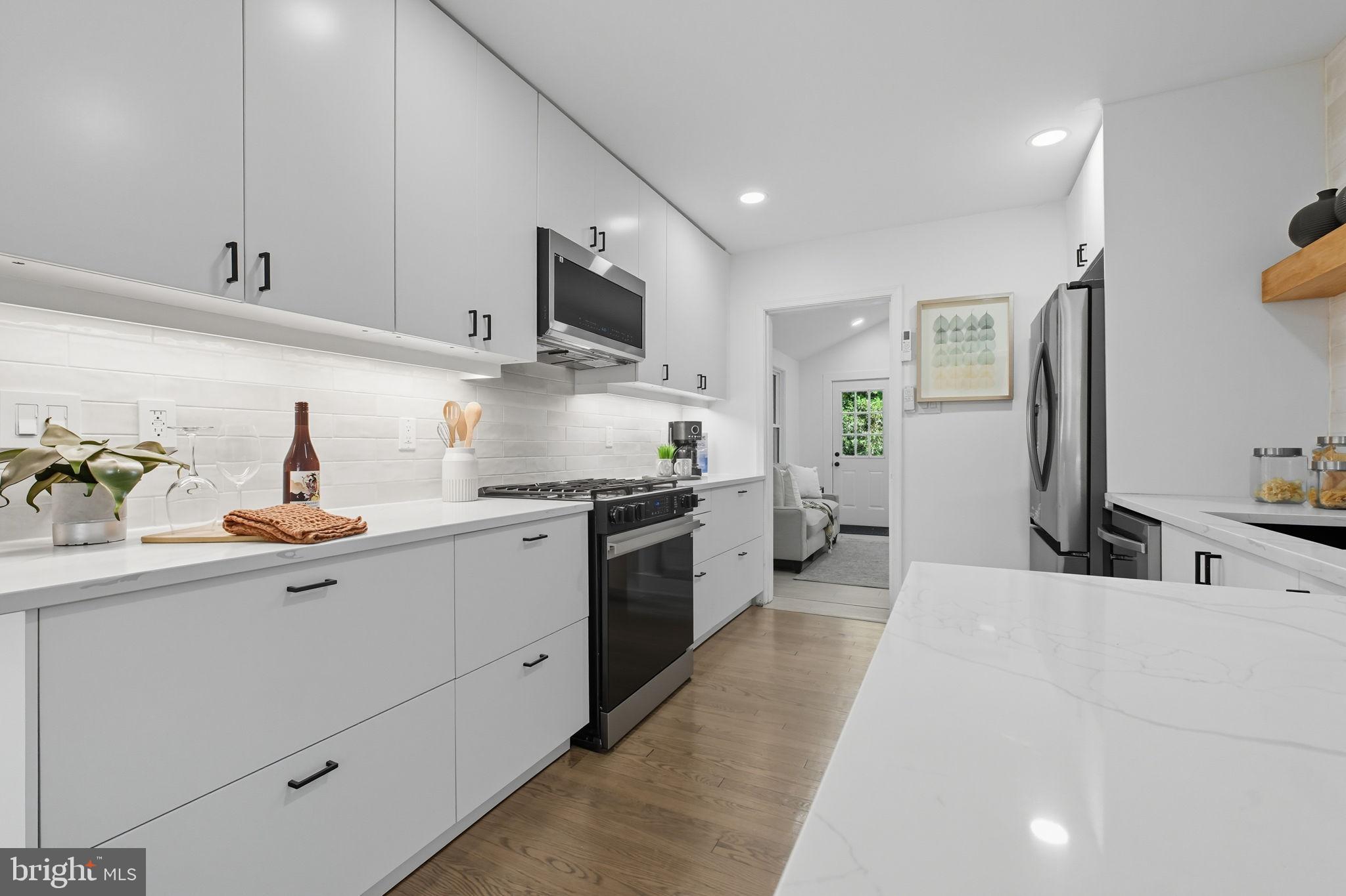 DUNN LORING - Residential Lease