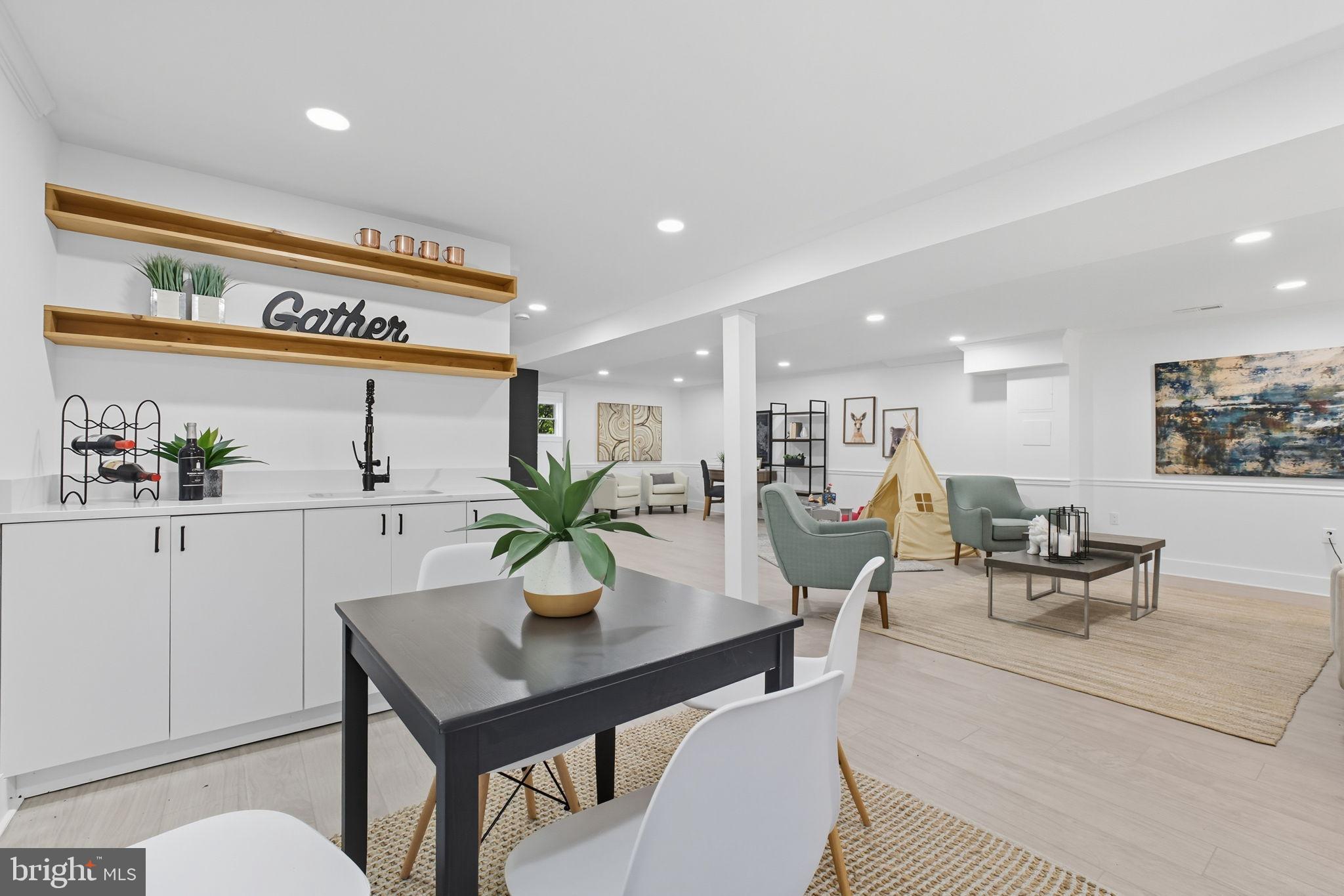 DUNN LORING - Residential Lease