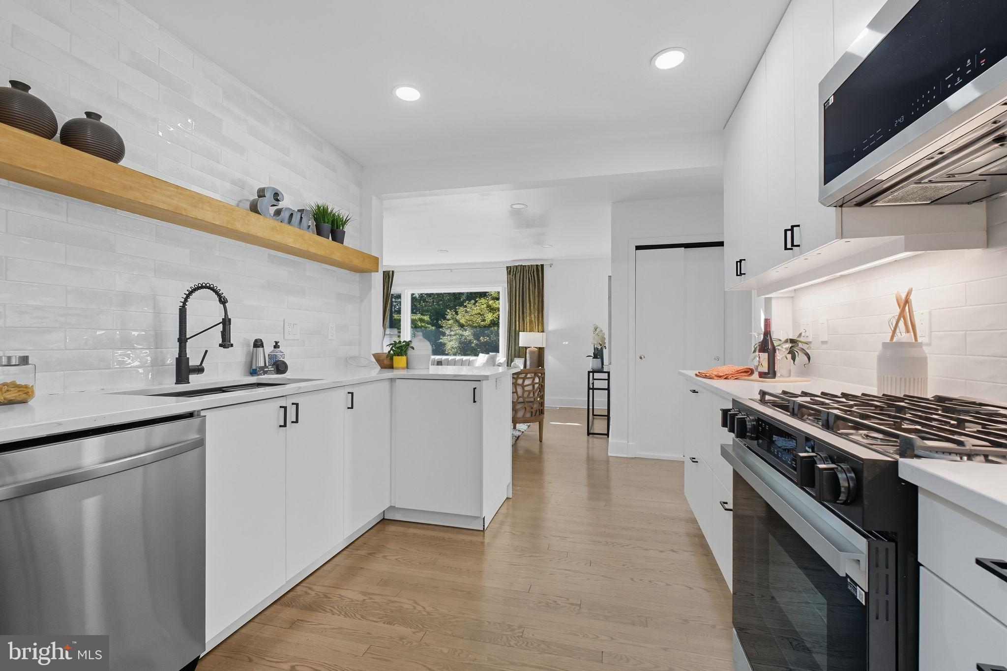 DUNN LORING - Residential Lease