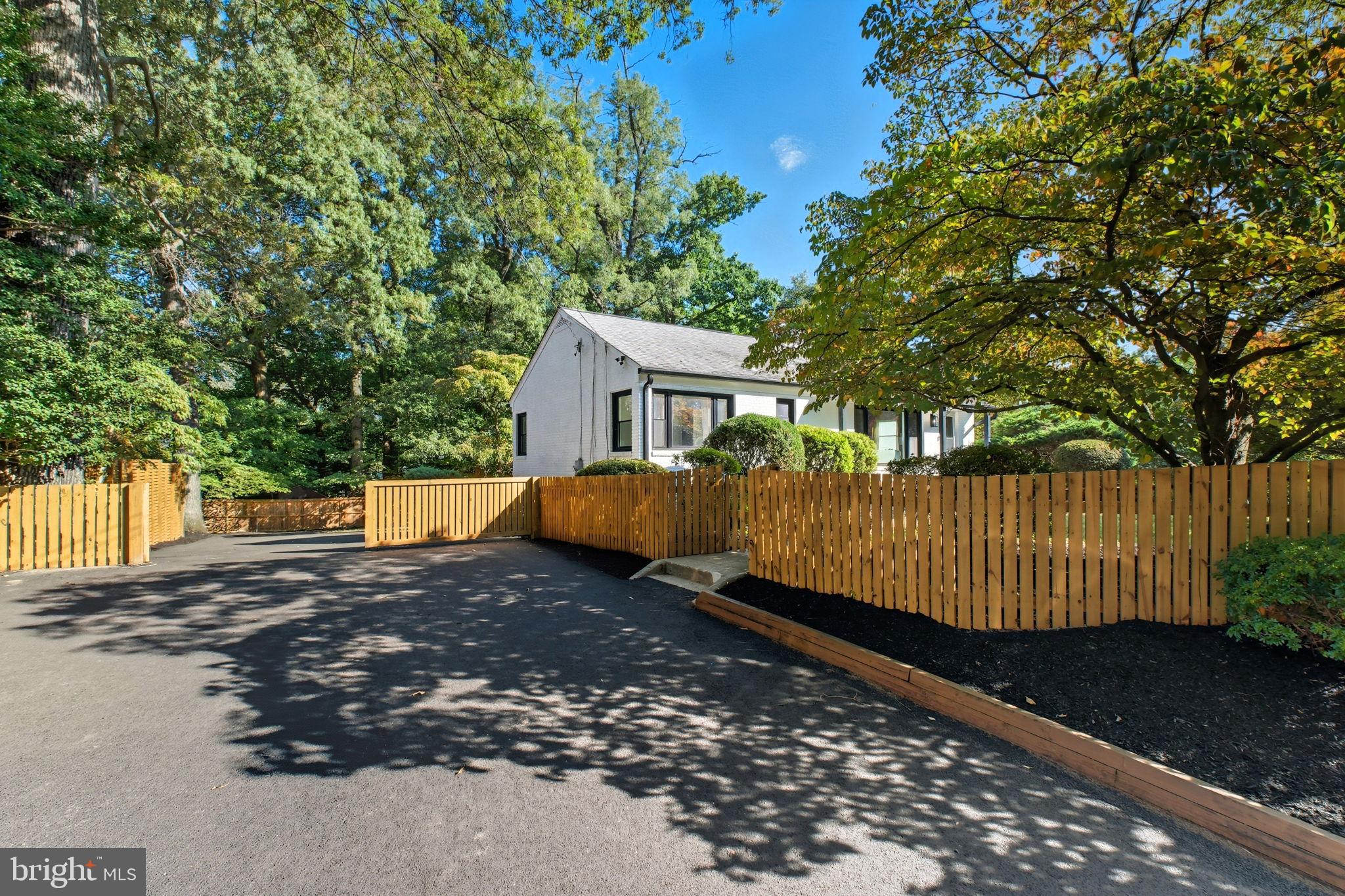 DUNN LORING - Residential Lease