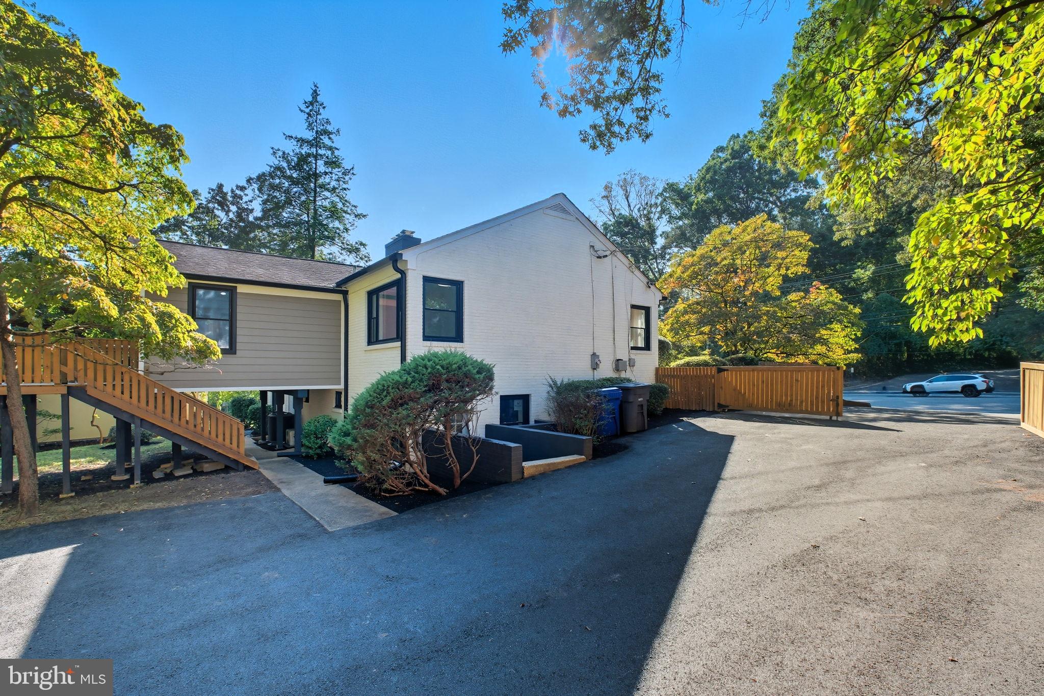 DUNN LORING - Residential Lease