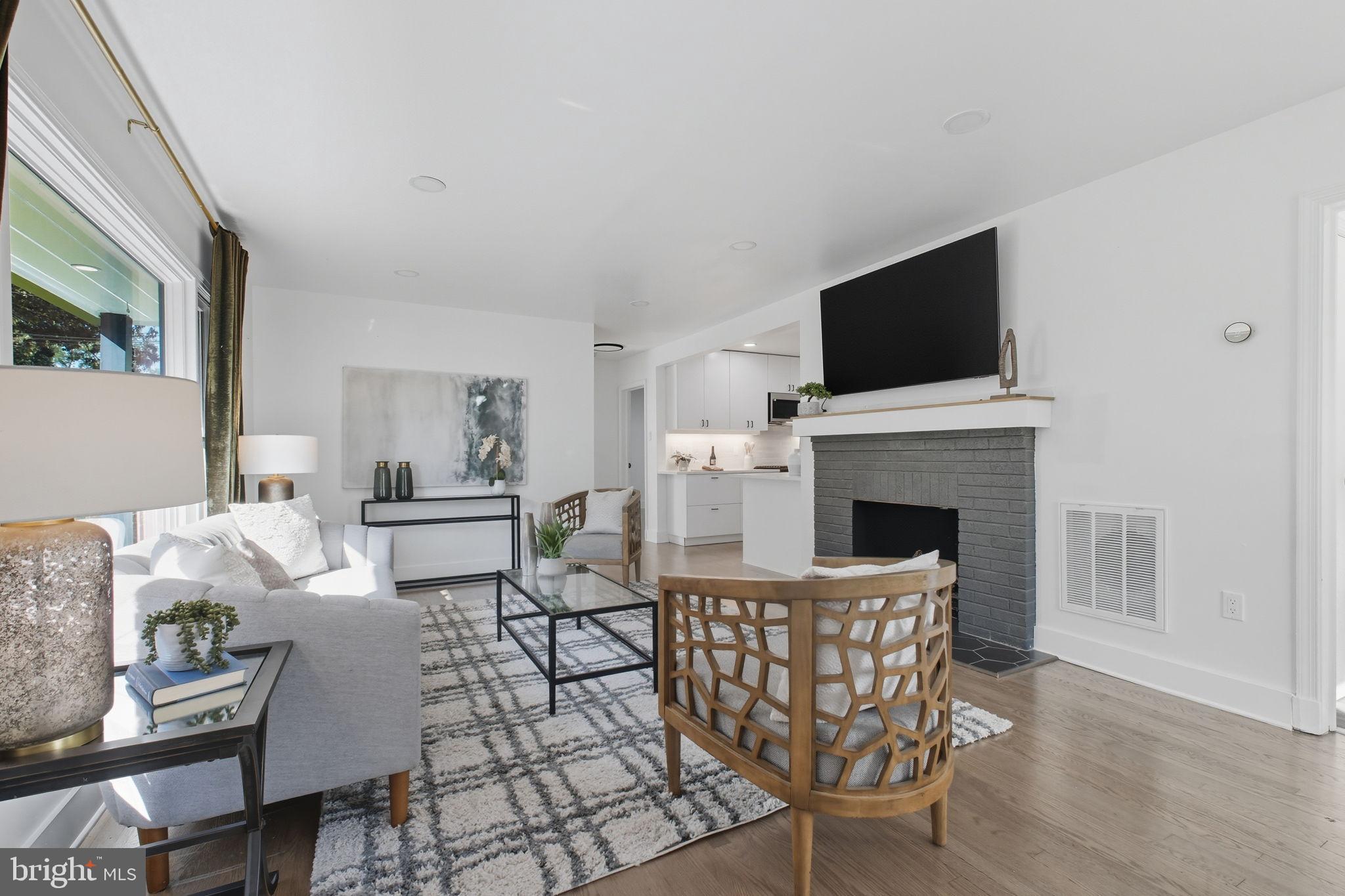 DUNN LORING - Residential Lease