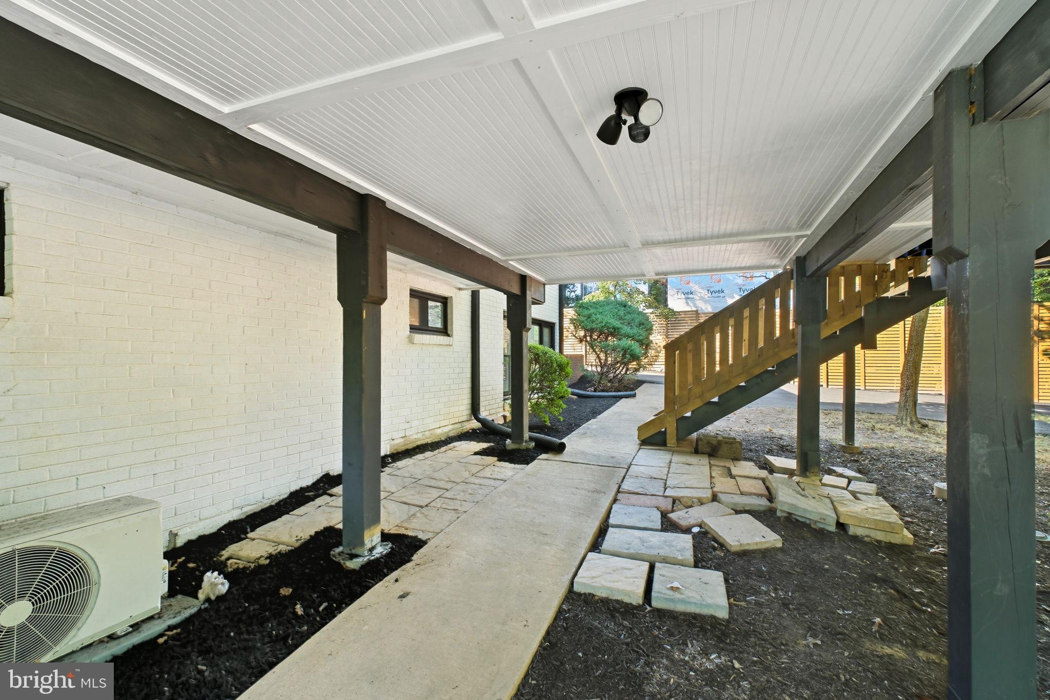 DUNN LORING - Residential Lease