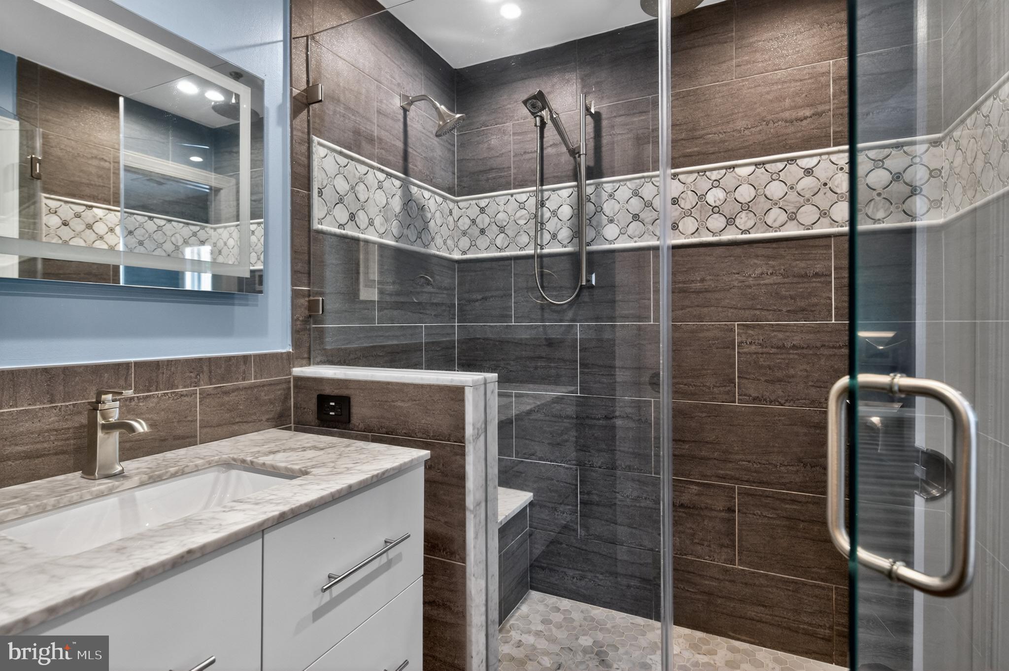 CRESTWOOD - Residential