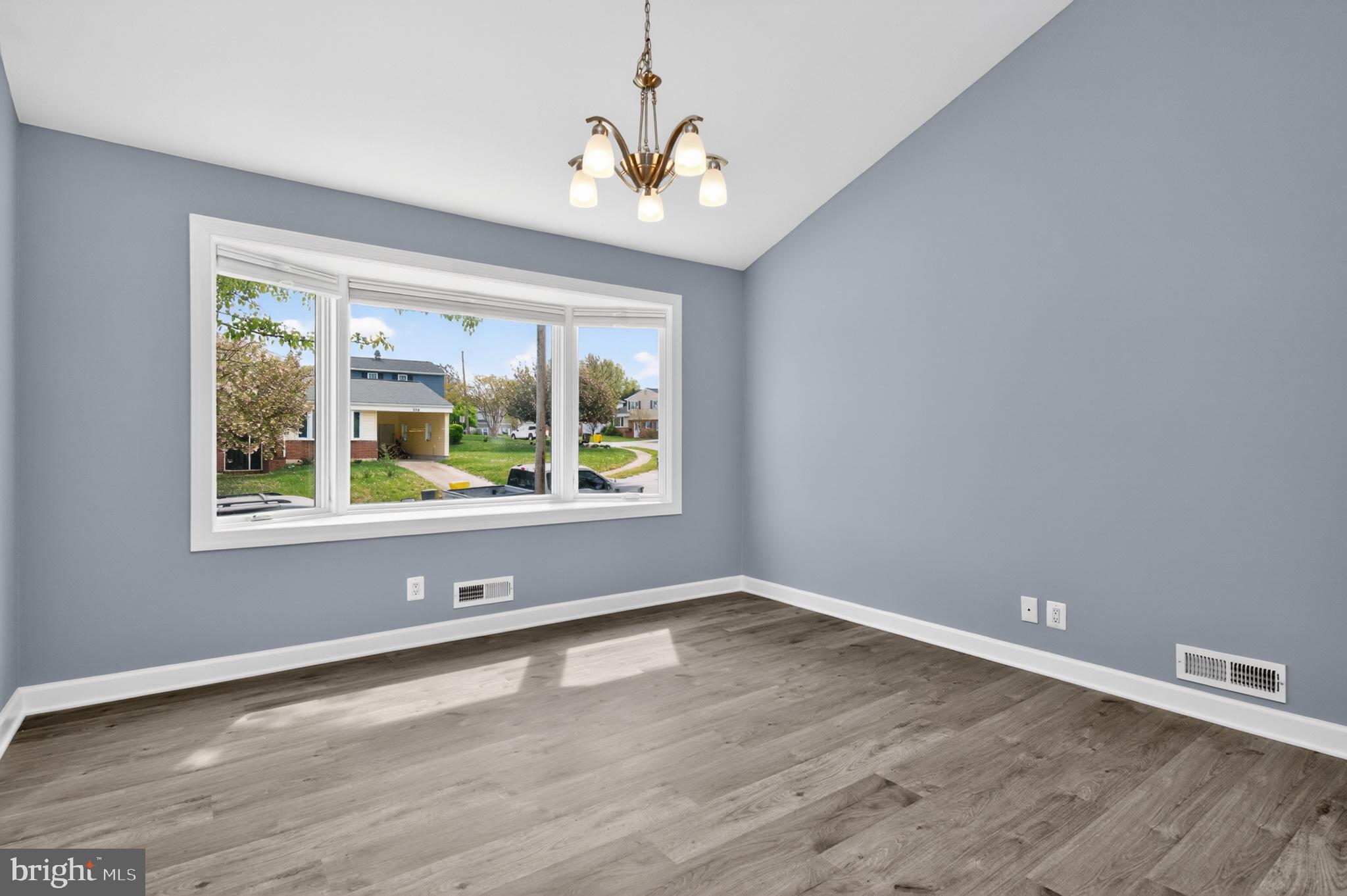 CRESTWOOD - Residential