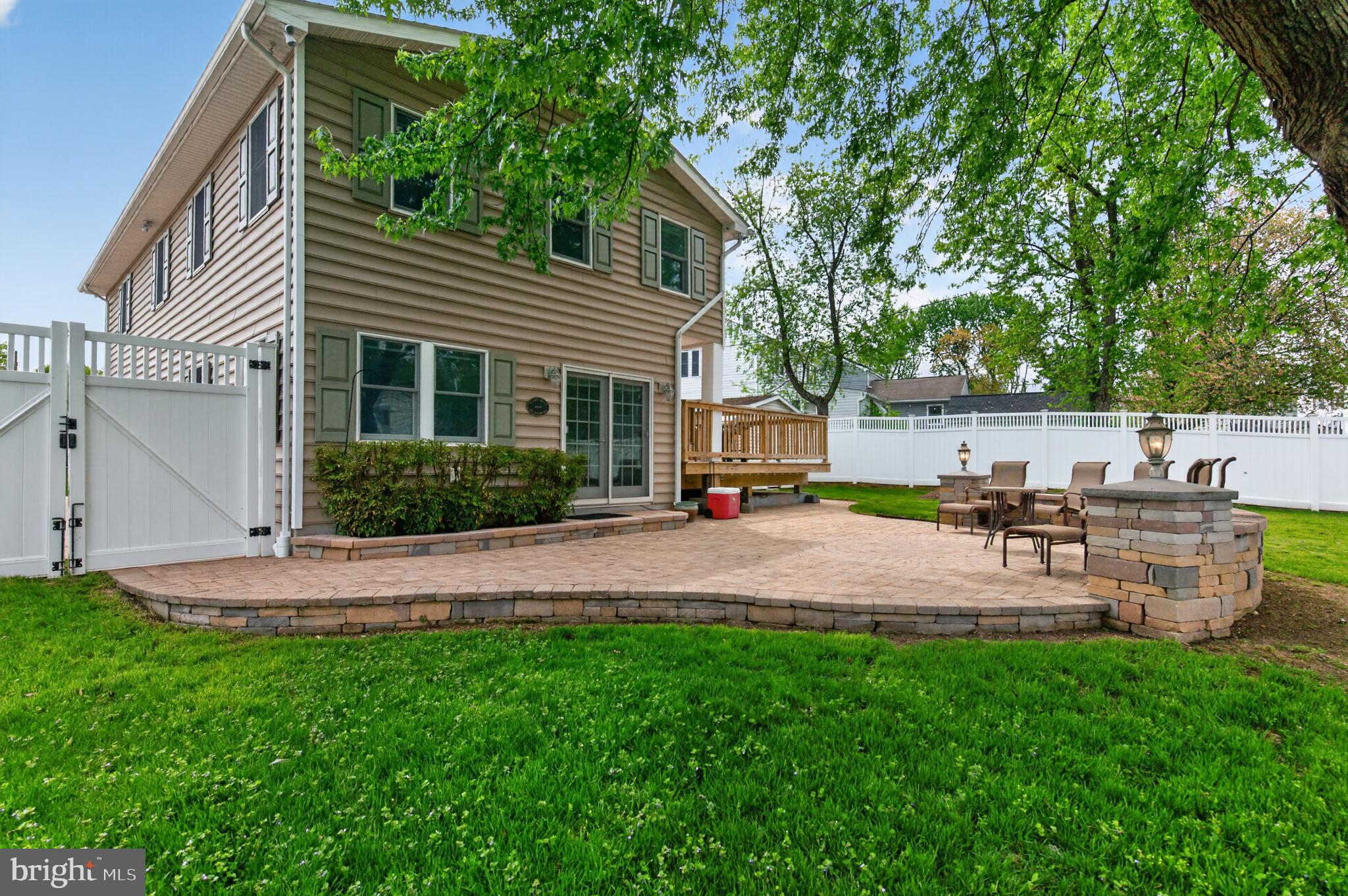 CRESTWOOD - Residential