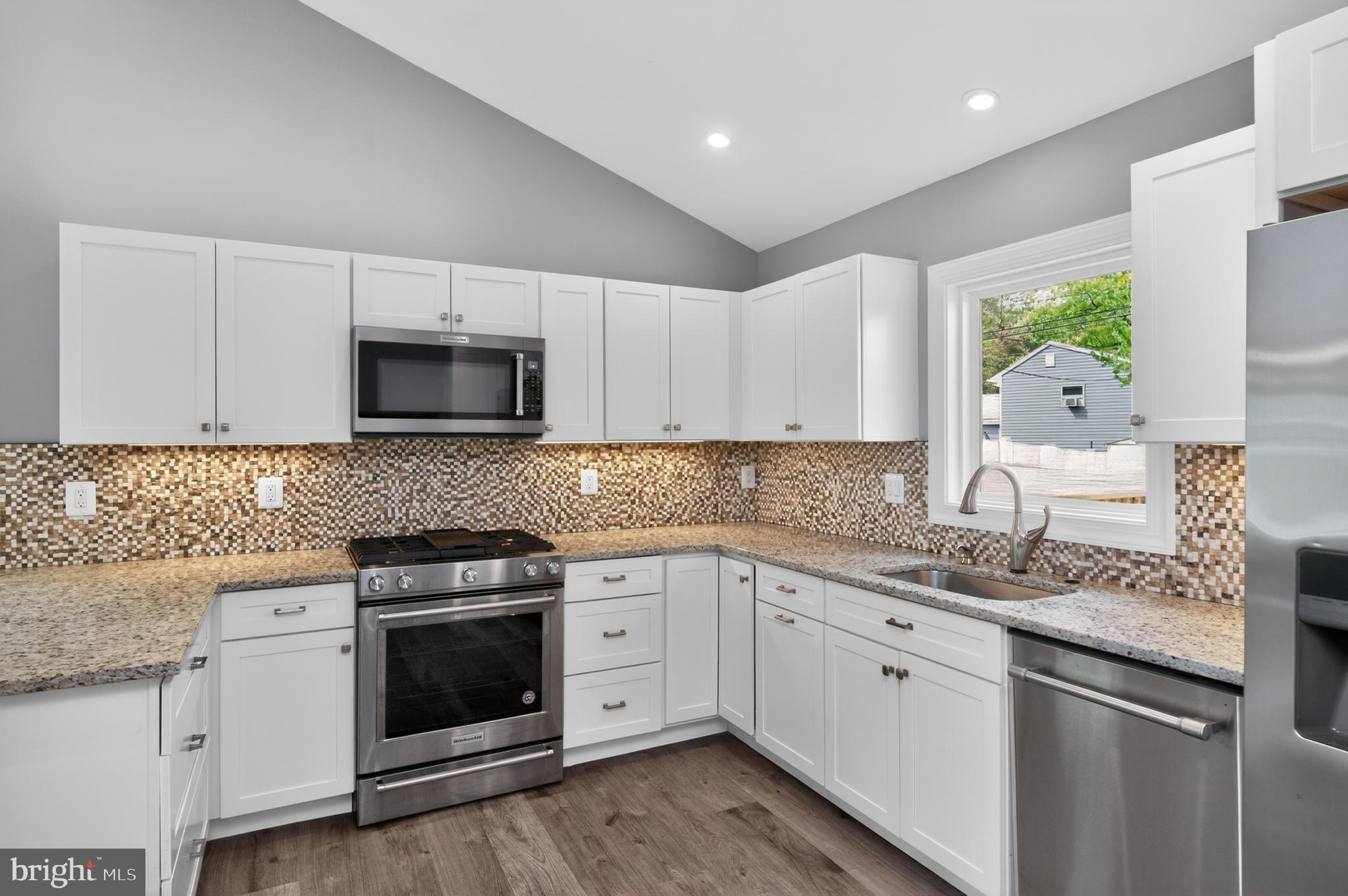 CRESTWOOD - Residential