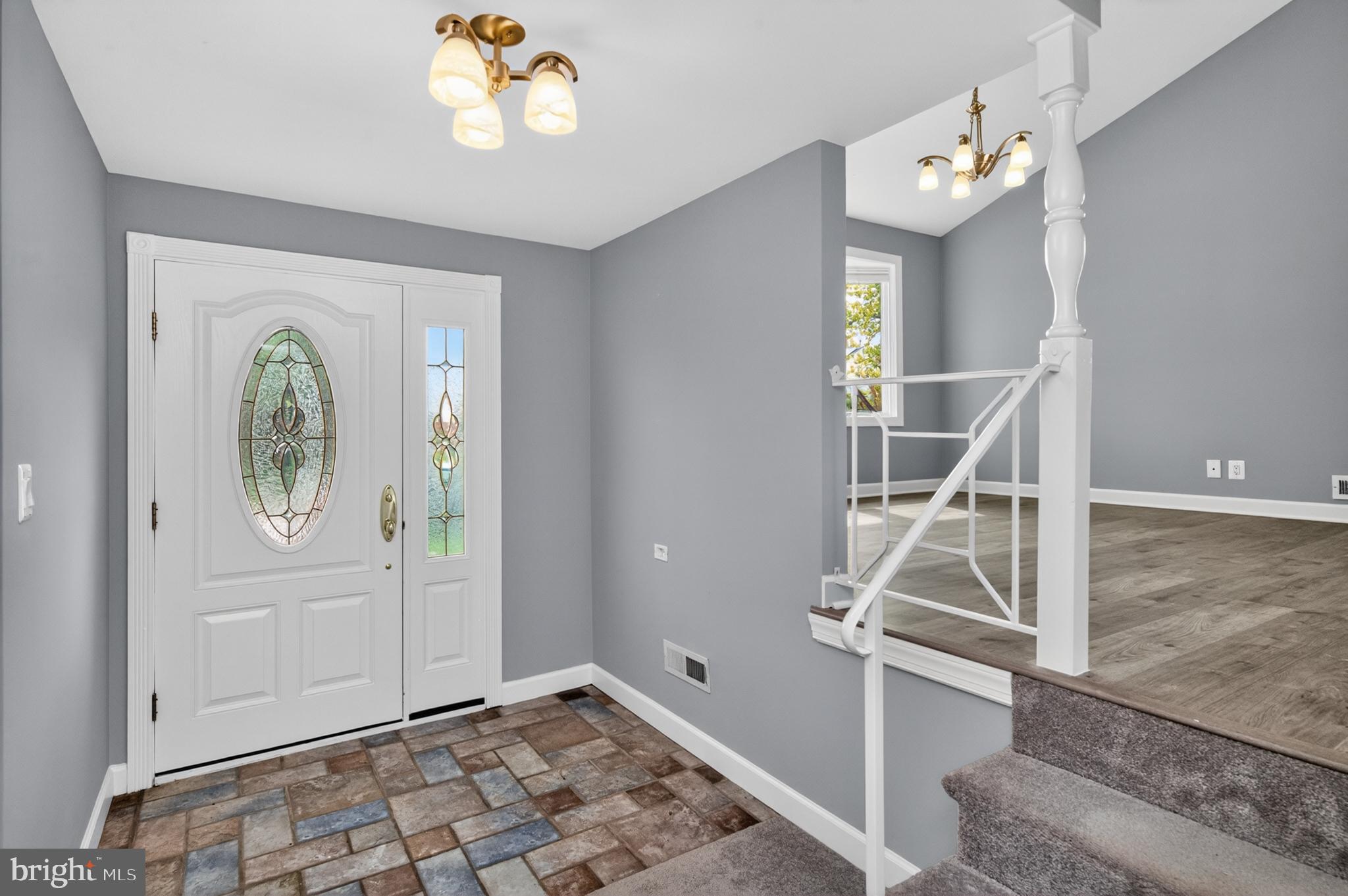 CRESTWOOD - Residential