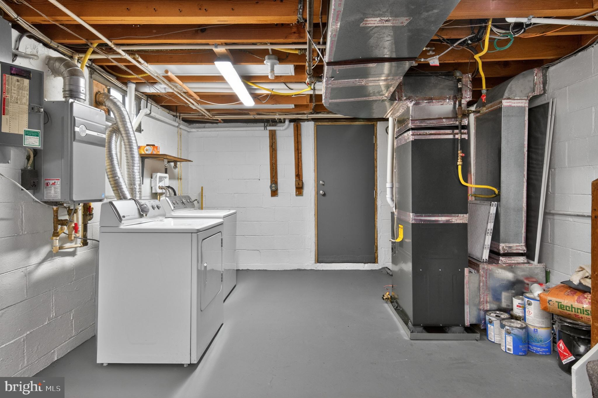 CRESTWOOD - Residential