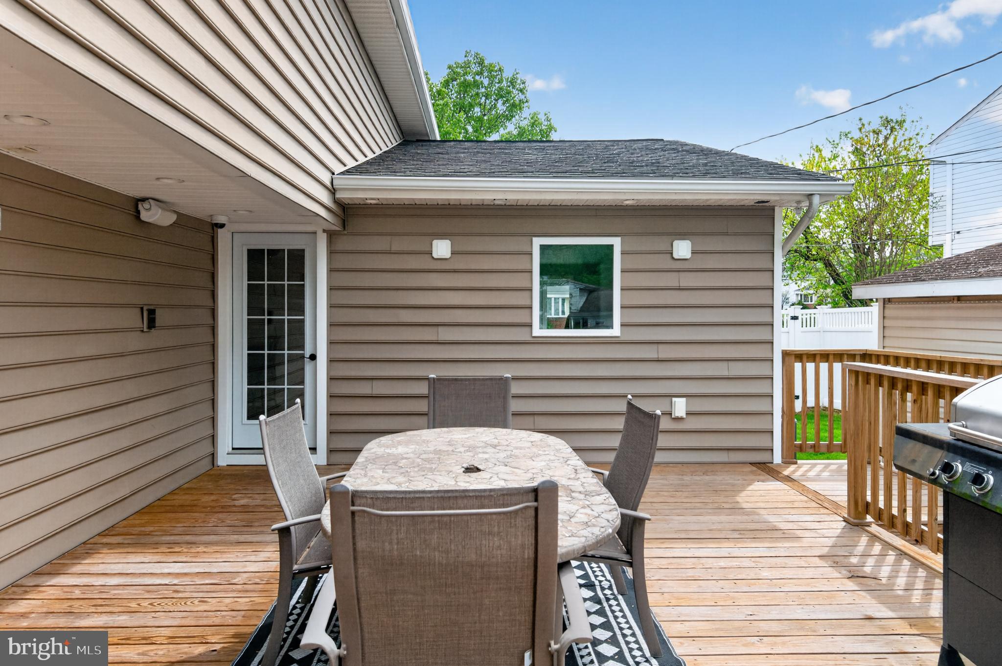 CRESTWOOD - Residential