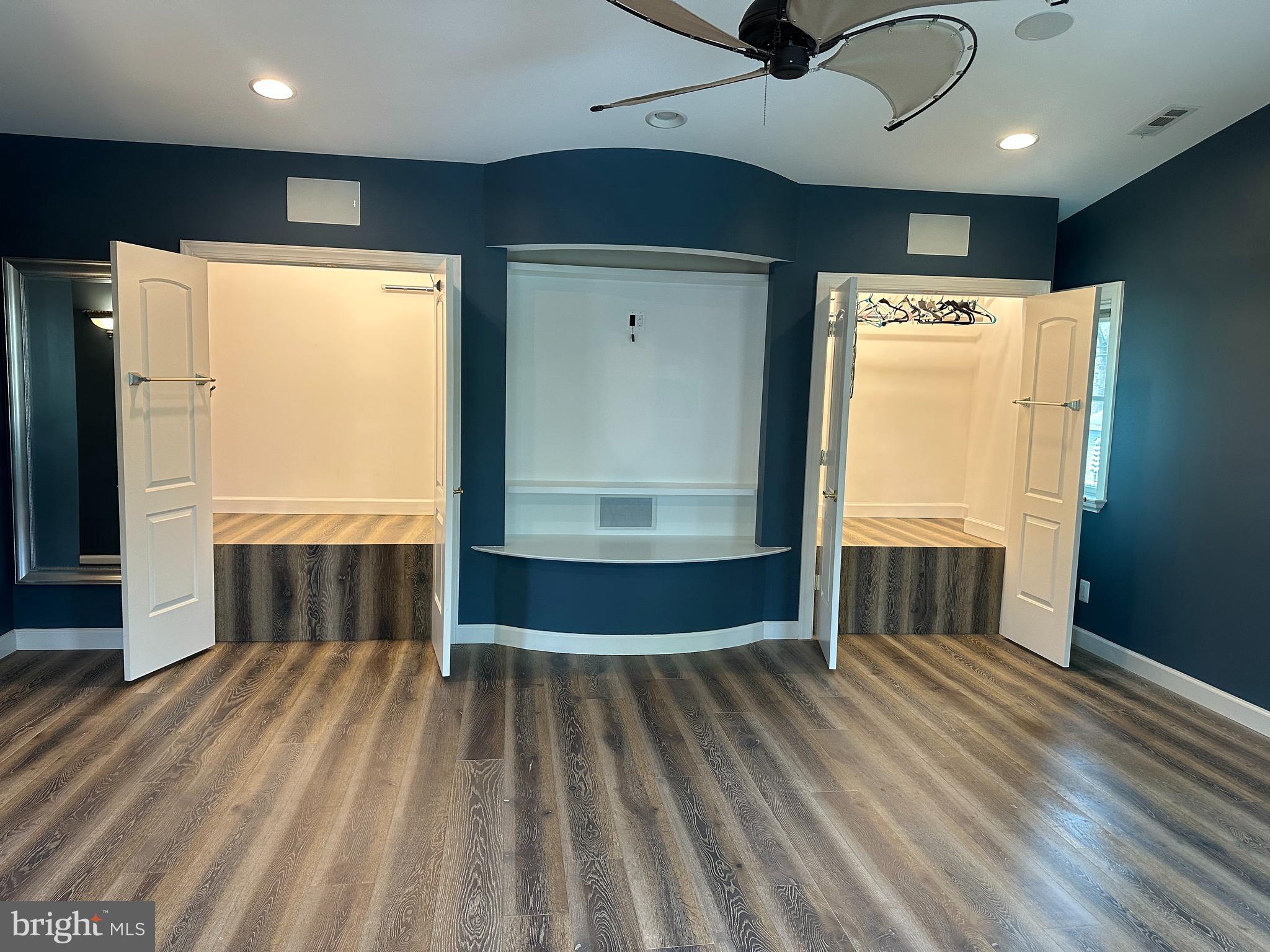 CRESTWOOD - Residential