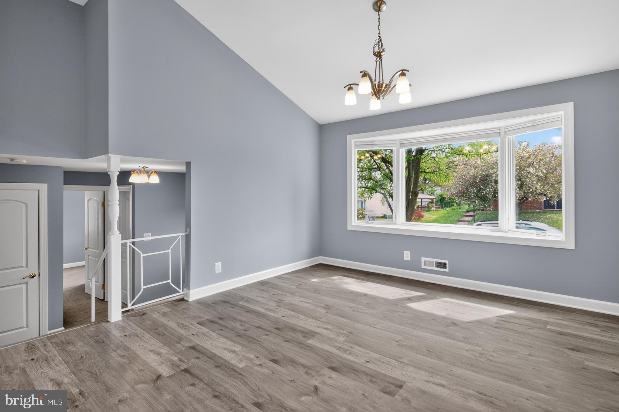 CRESTWOOD - Residential