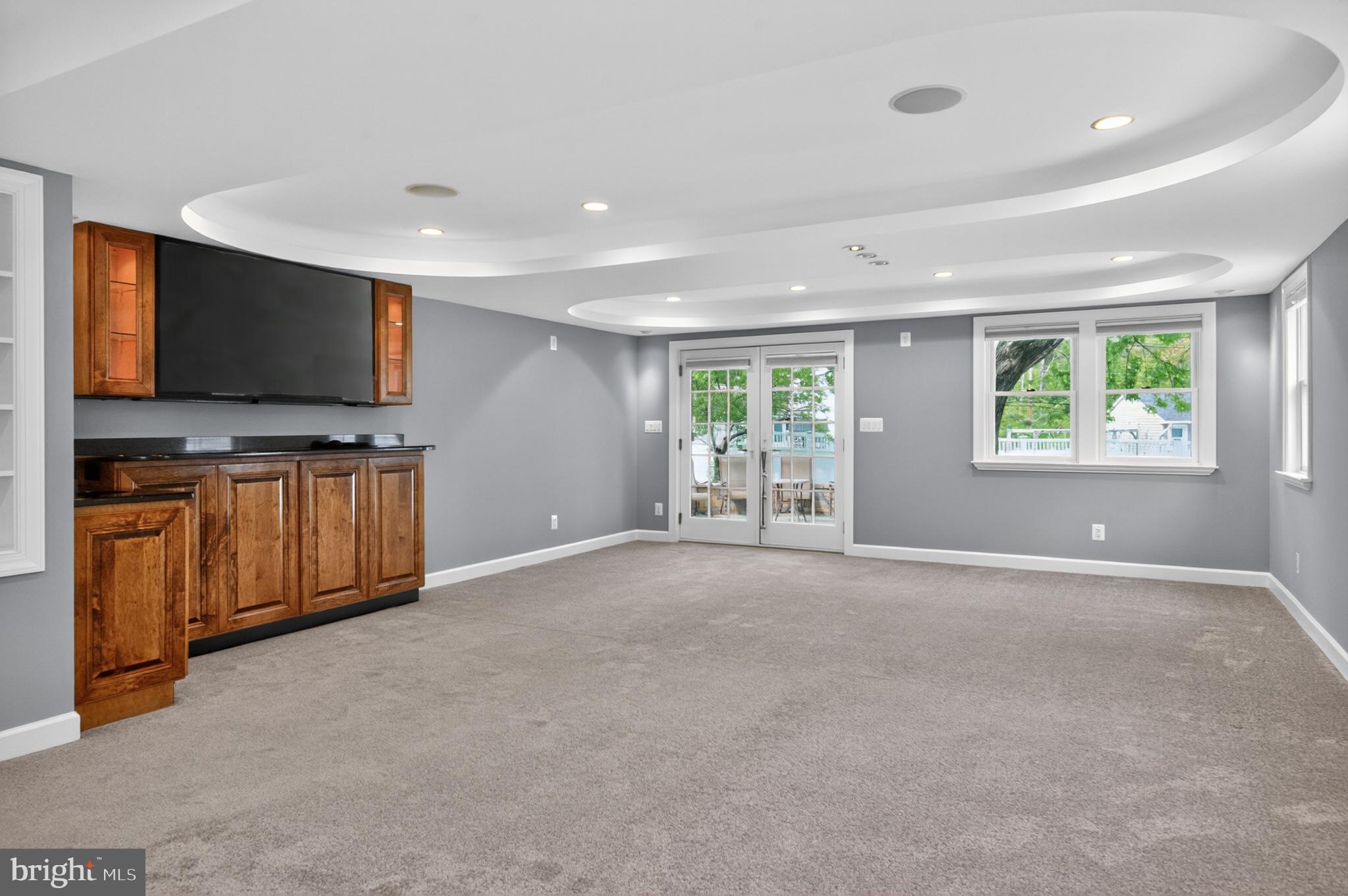 CRESTWOOD - Residential