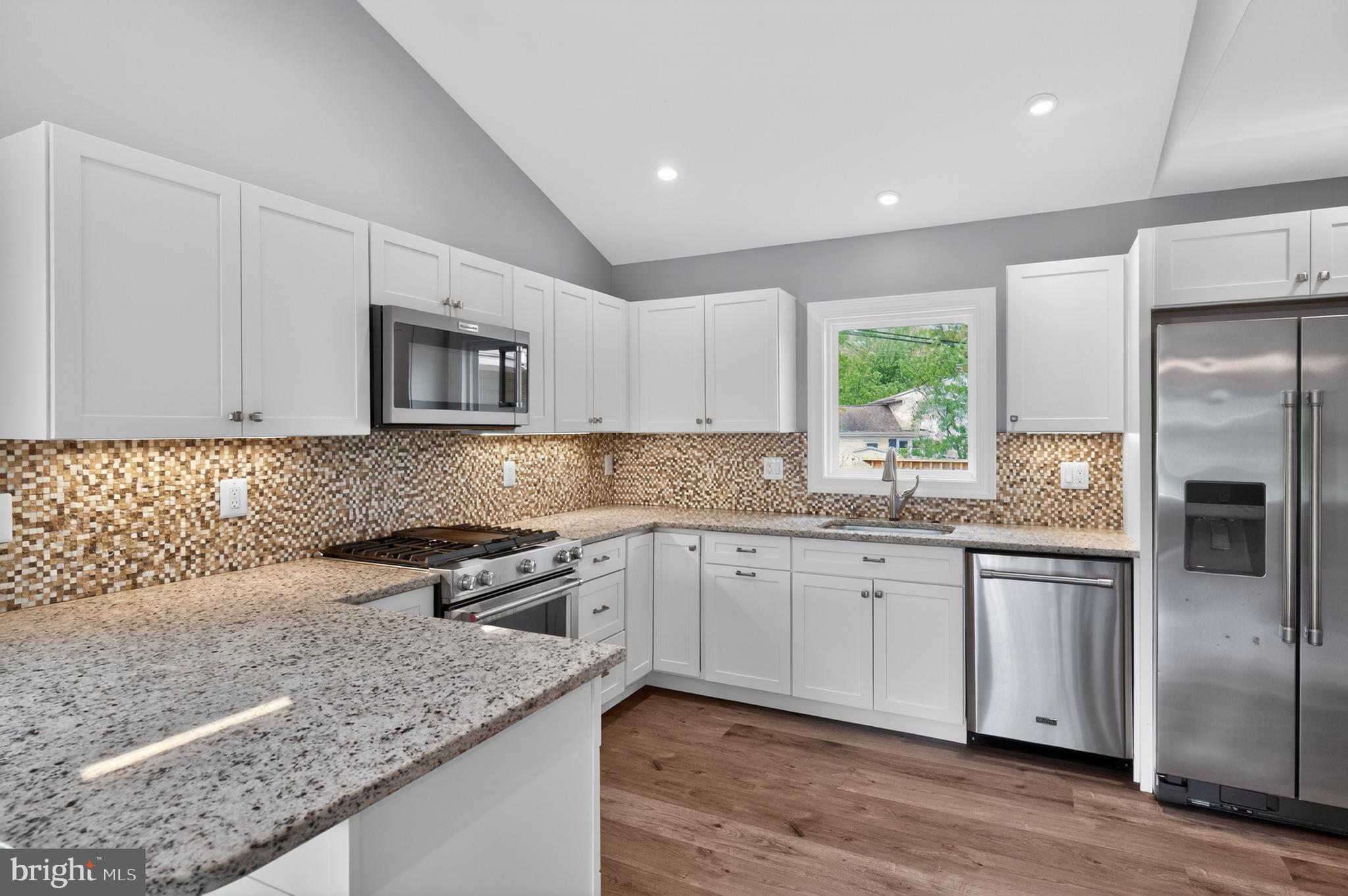 CRESTWOOD - Residential