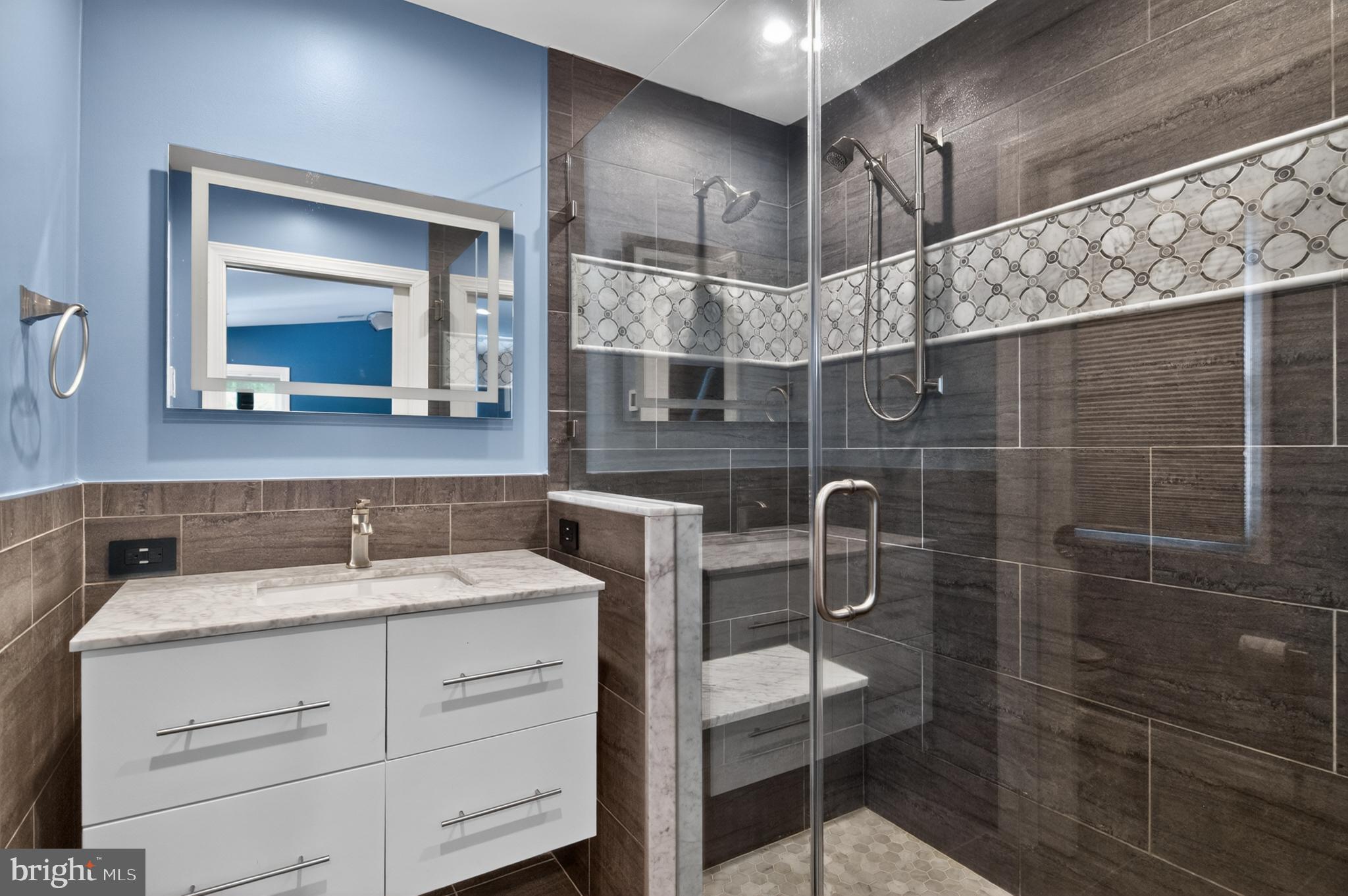 CRESTWOOD - Residential