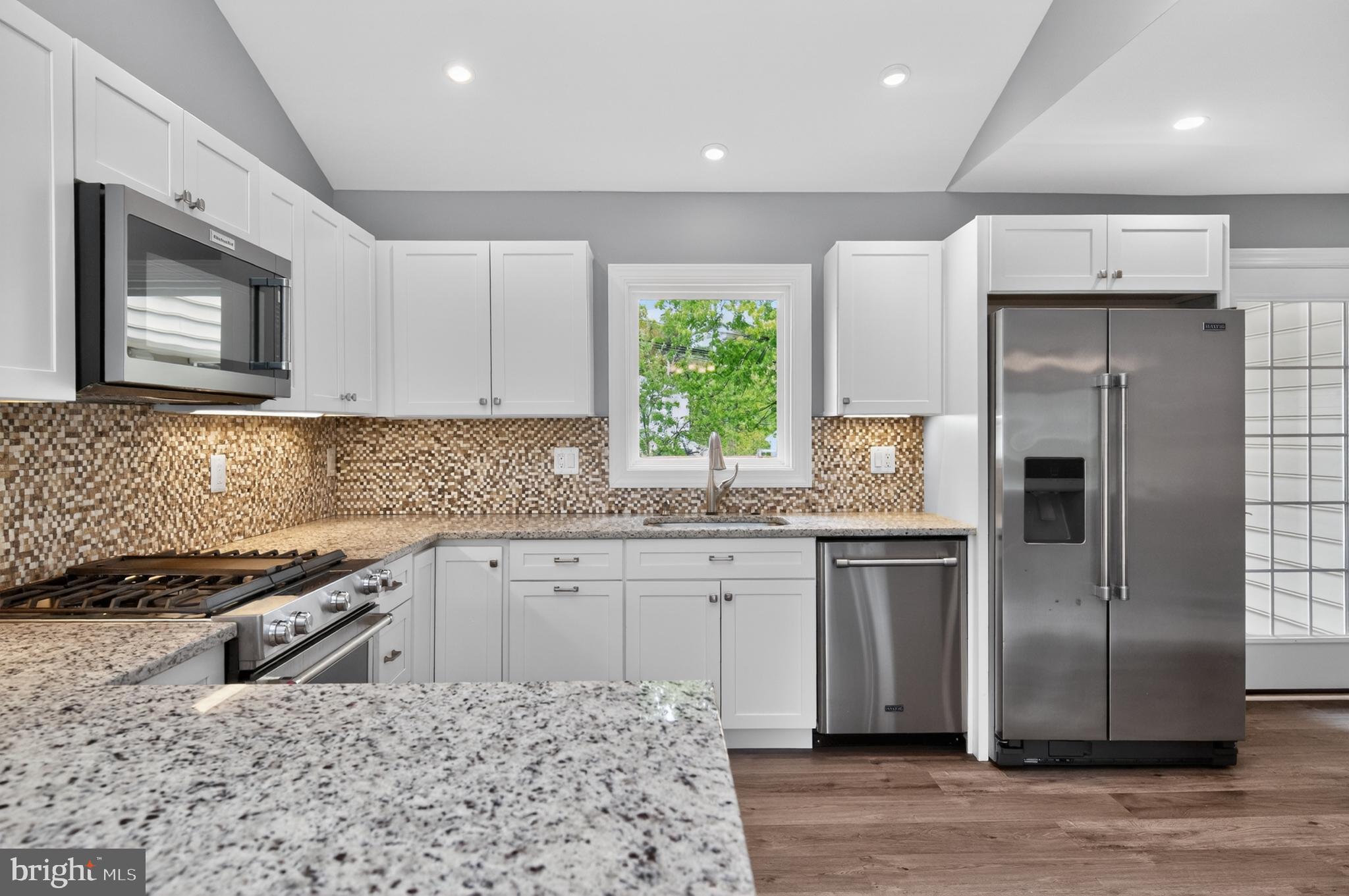 CRESTWOOD - Residential