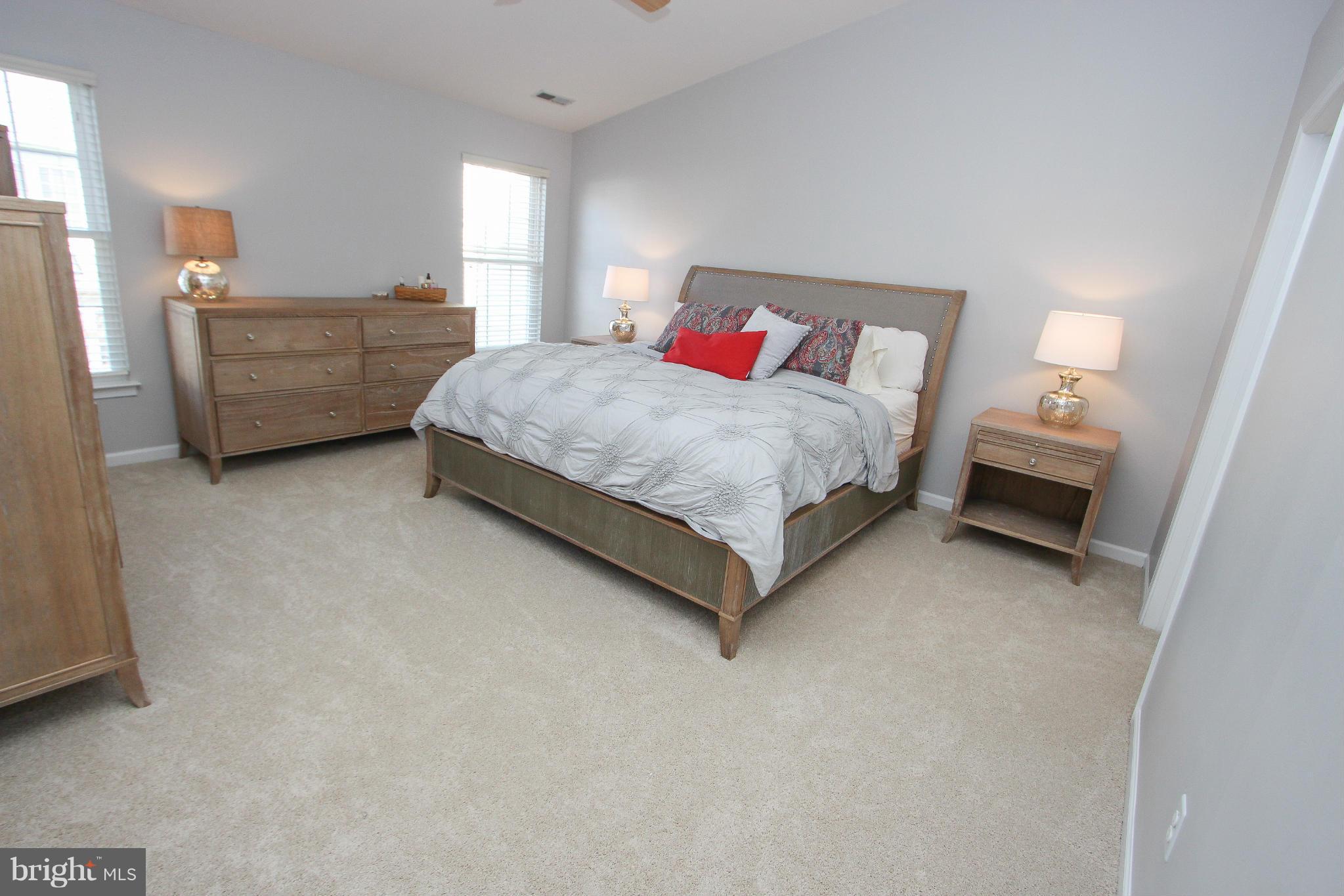 SOUTH RIDING - Residential