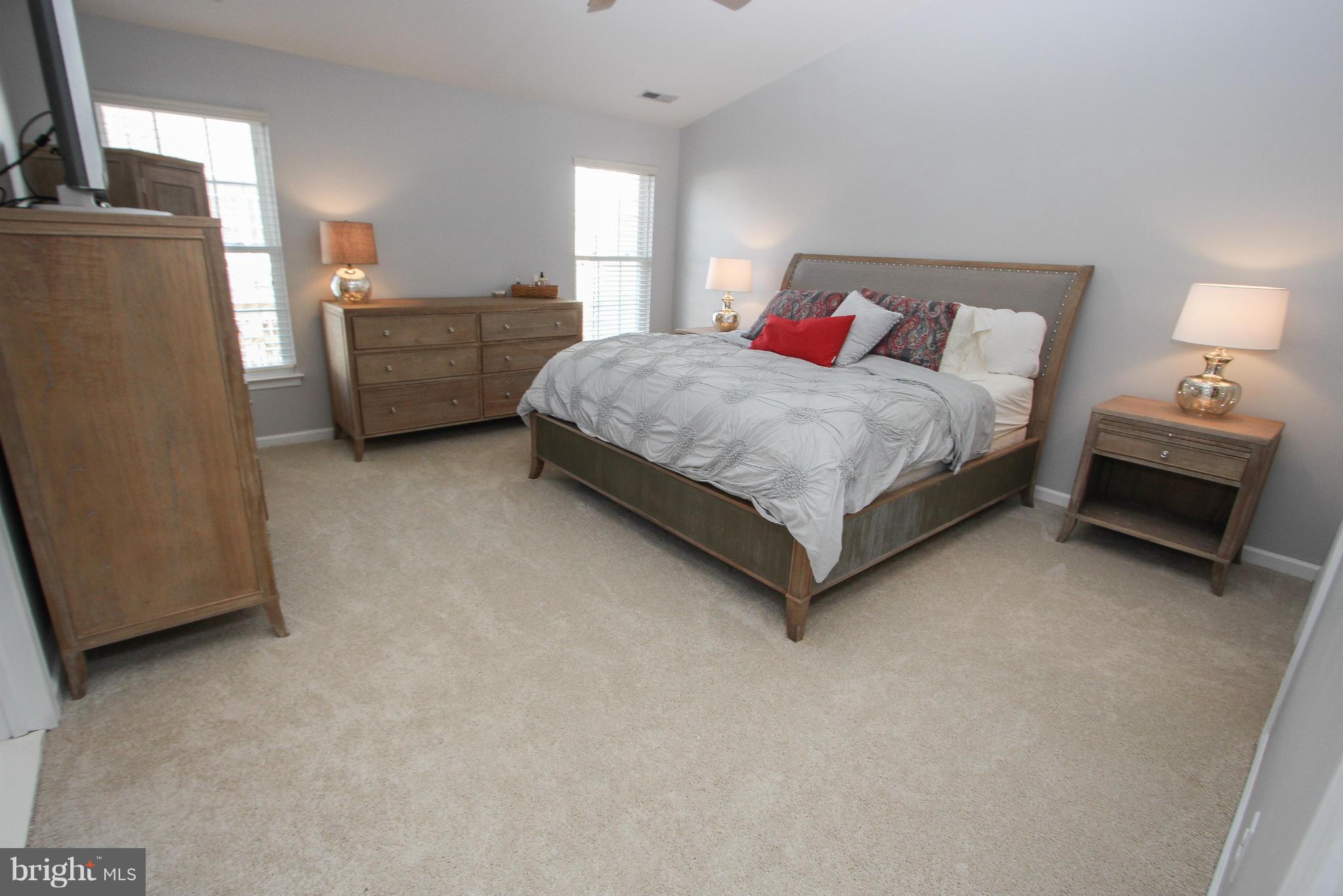 SOUTH RIDING - Residential