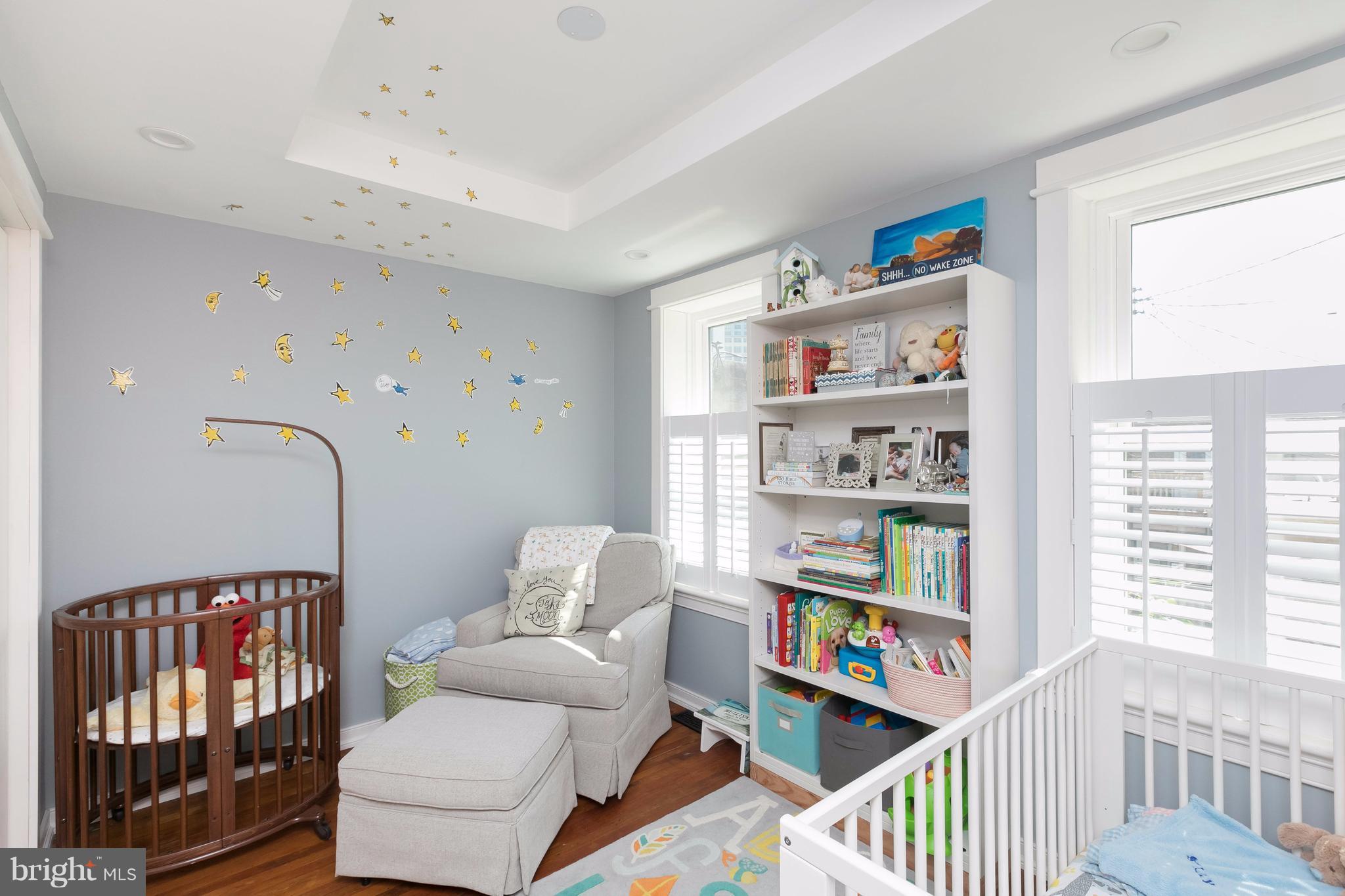 LOCUST POINT - Residential