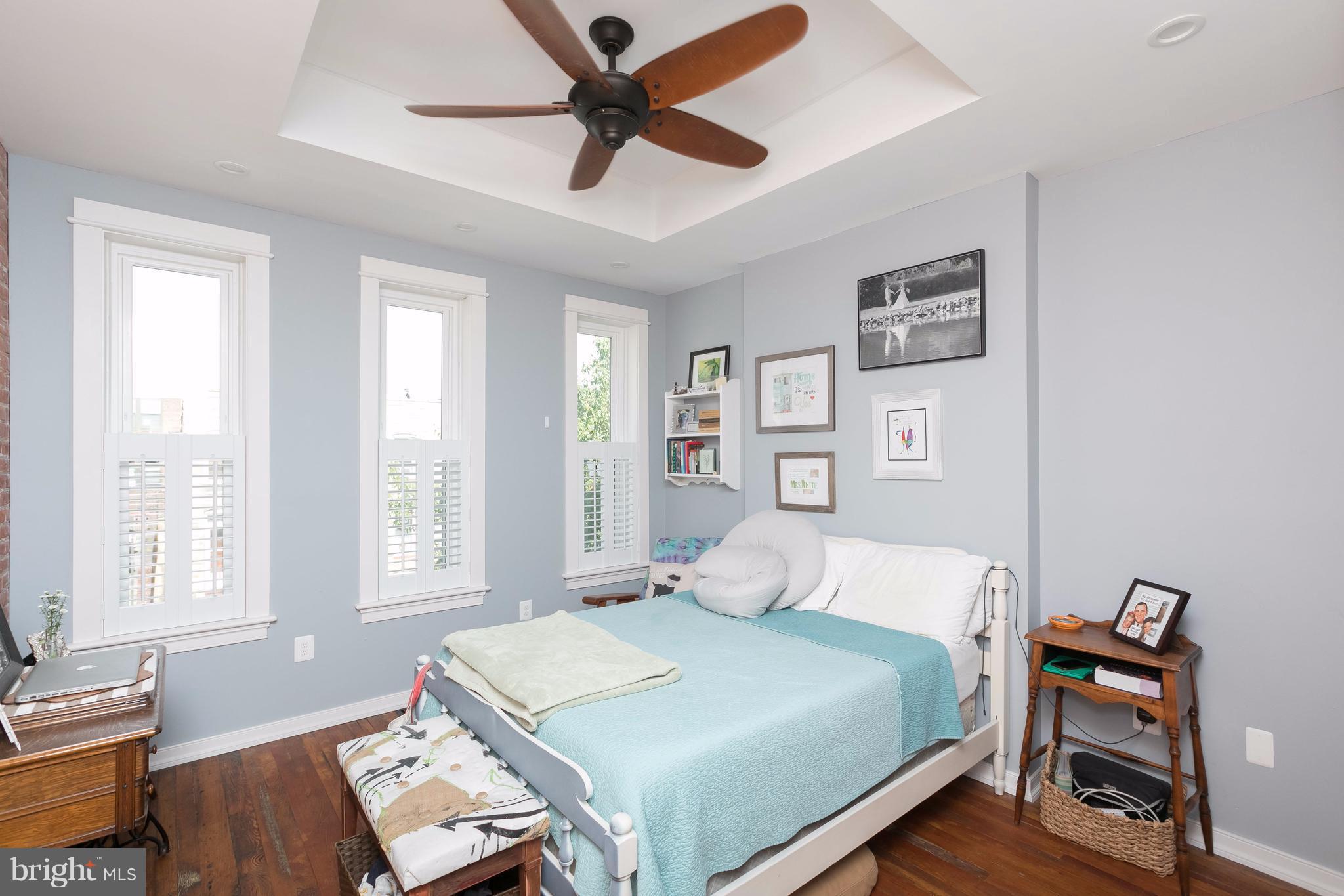 LOCUST POINT - Residential