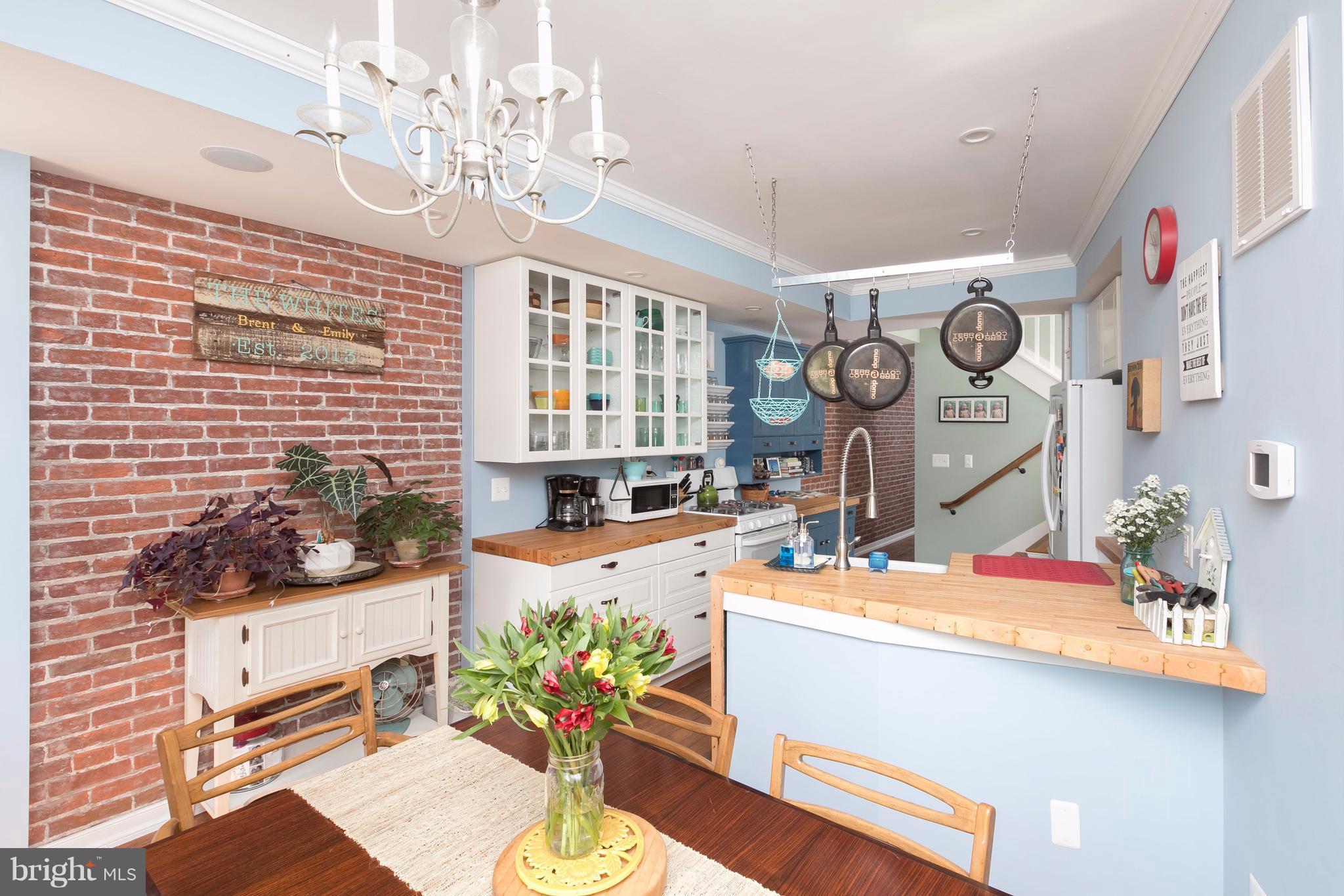 LOCUST POINT - Residential