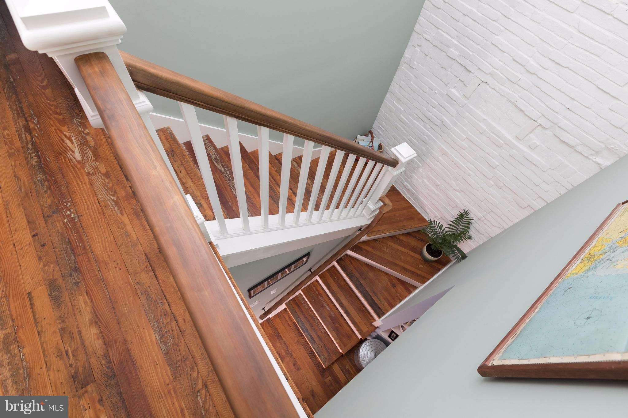 LOCUST POINT - Residential