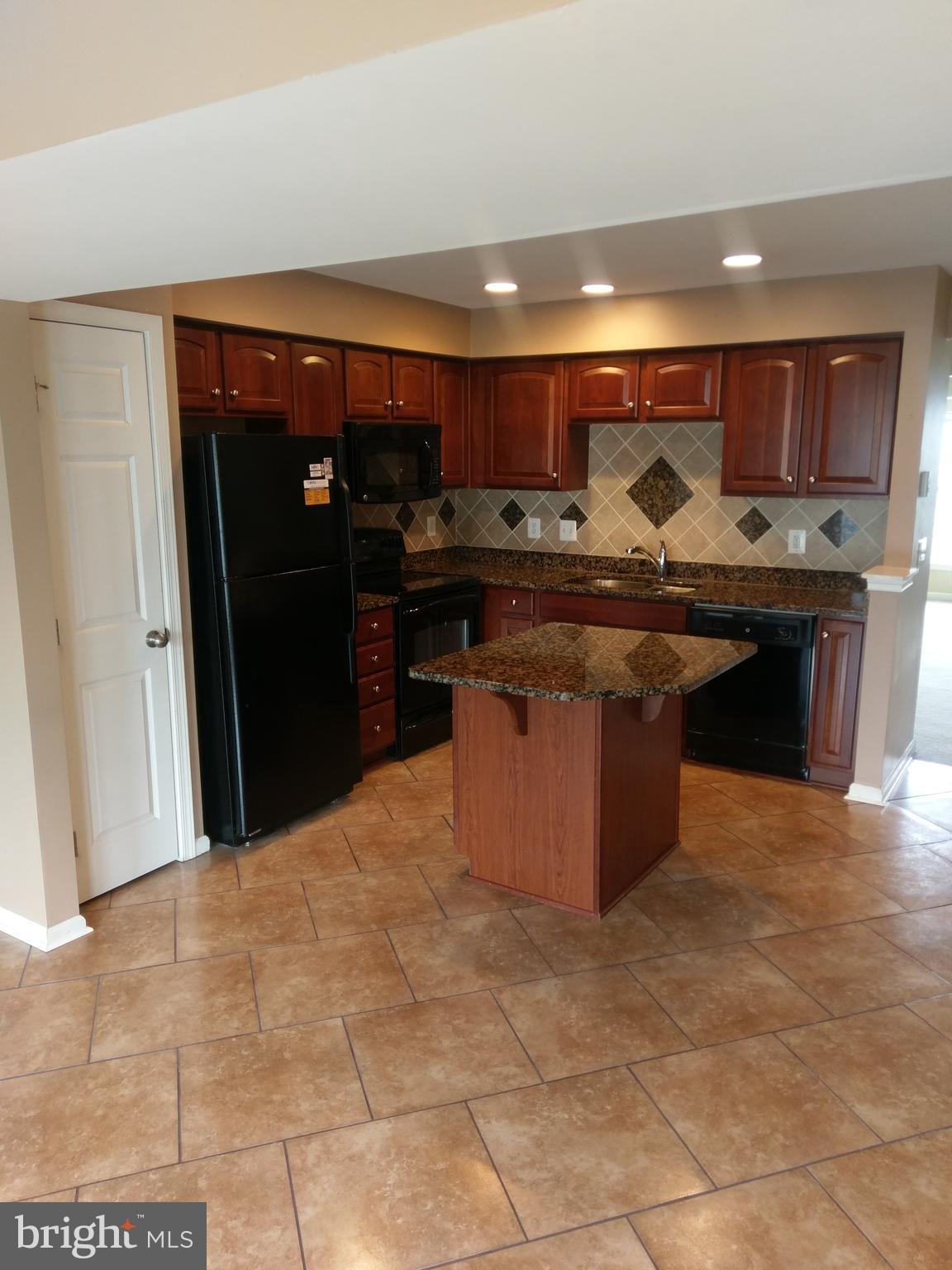 LAKELAND PLACE - Residential