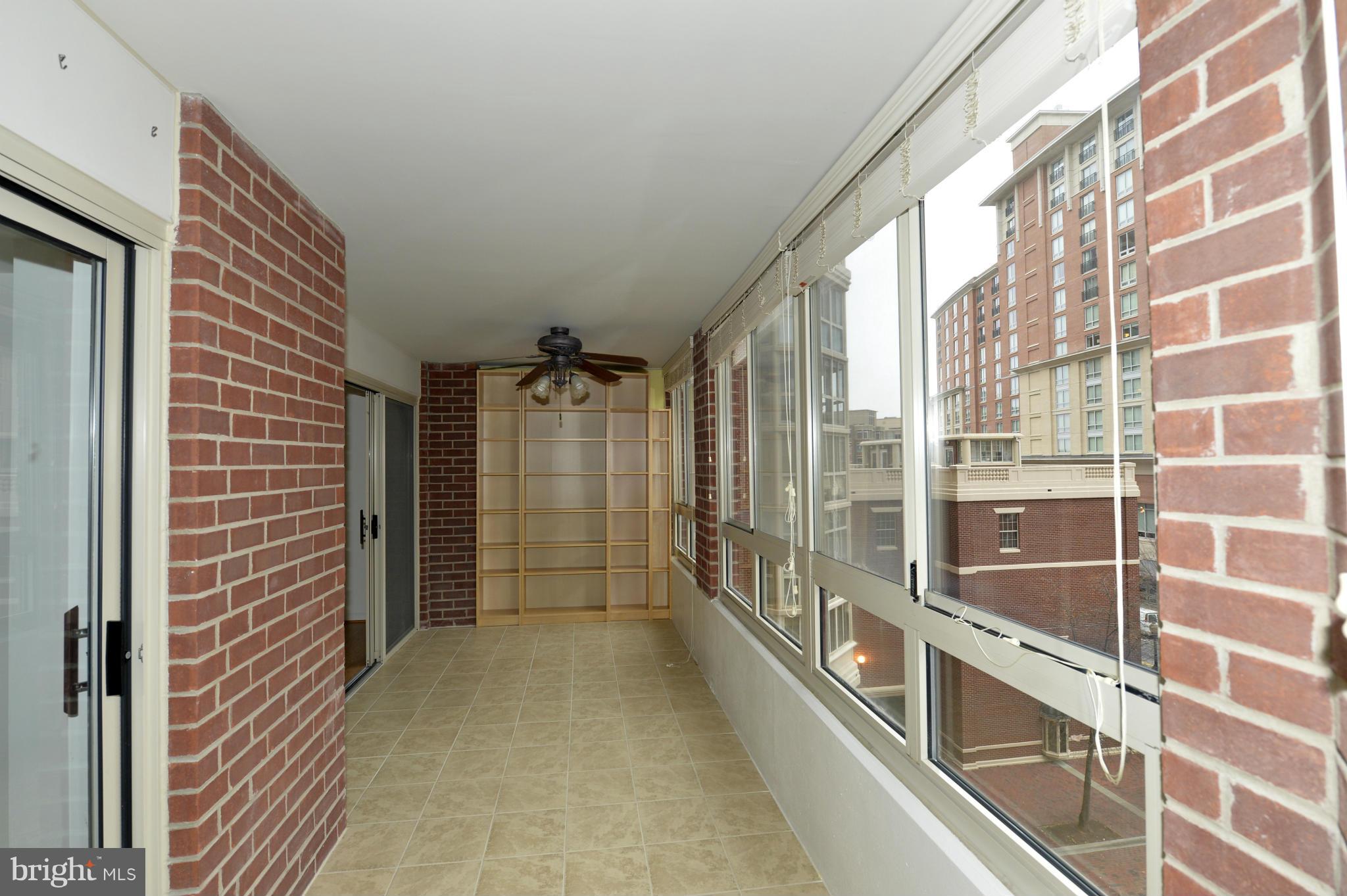 CARLYLE TOWERS - Residential