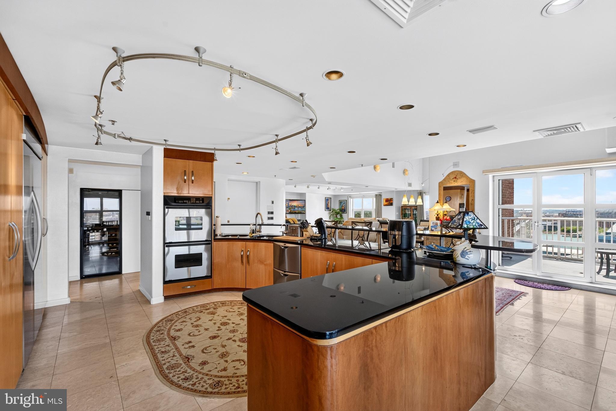 250 PRESIDENT STREET 1402