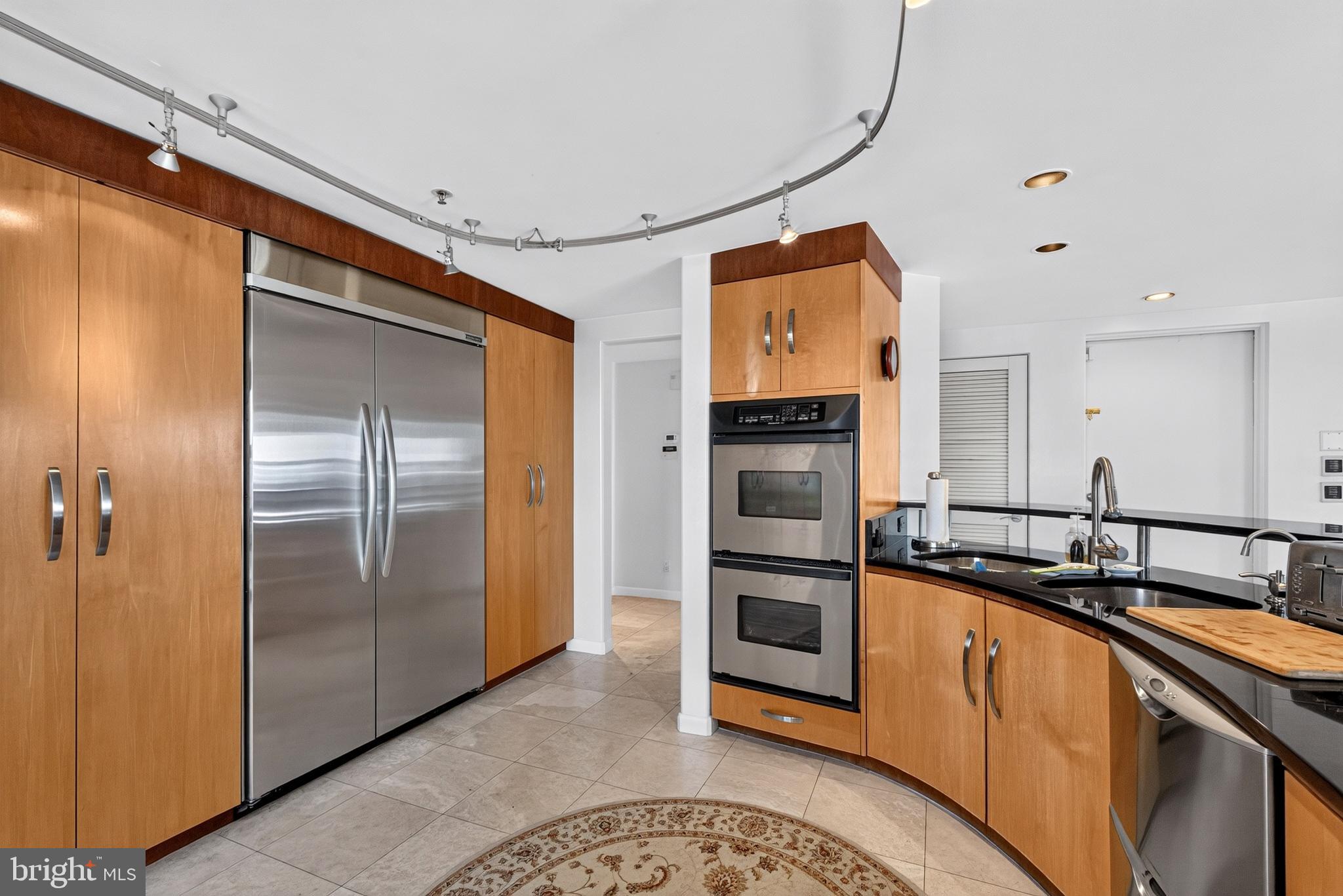 250 PRESIDENT STREET 1402