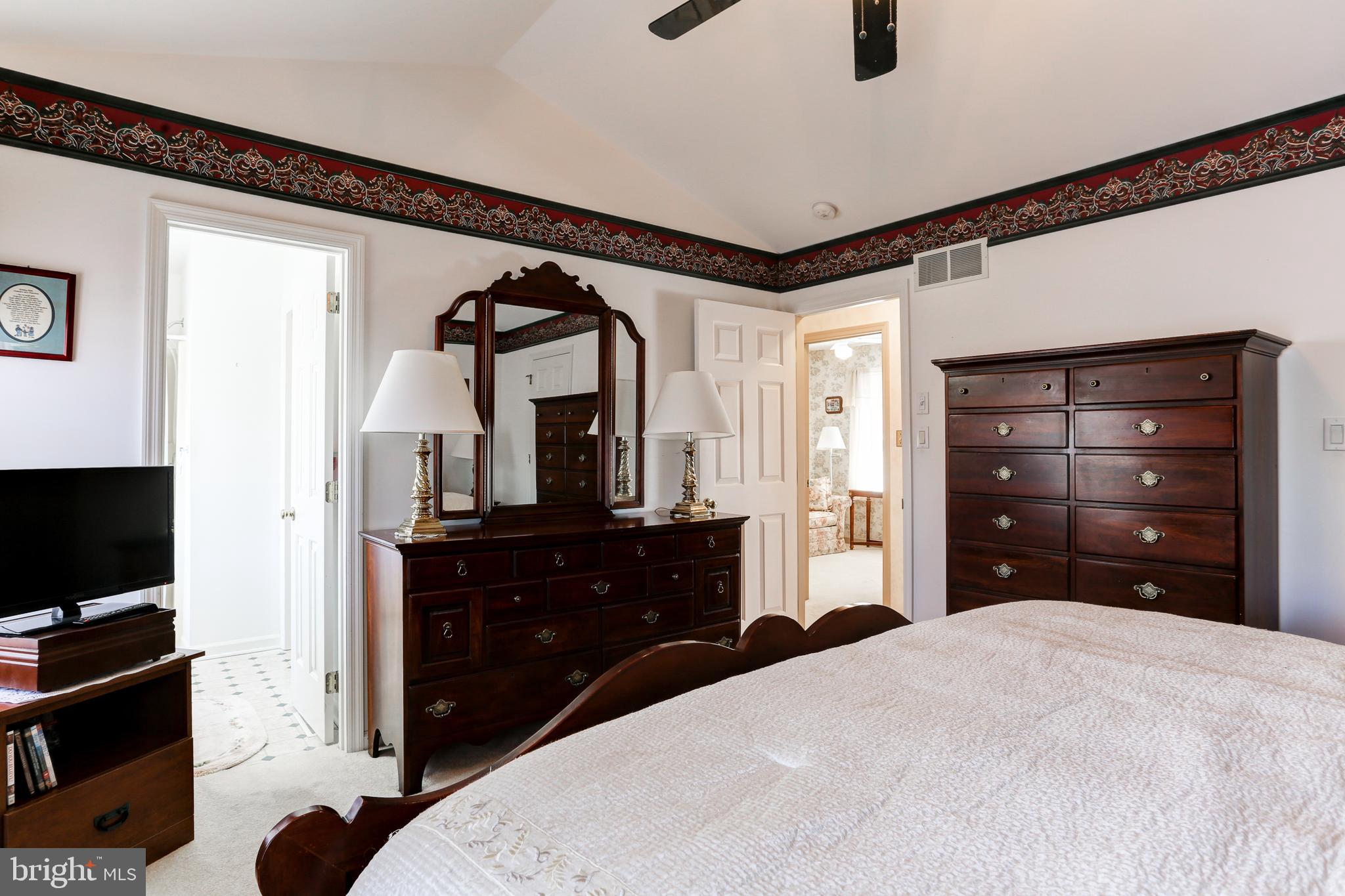 MANOR OAKS - Residential