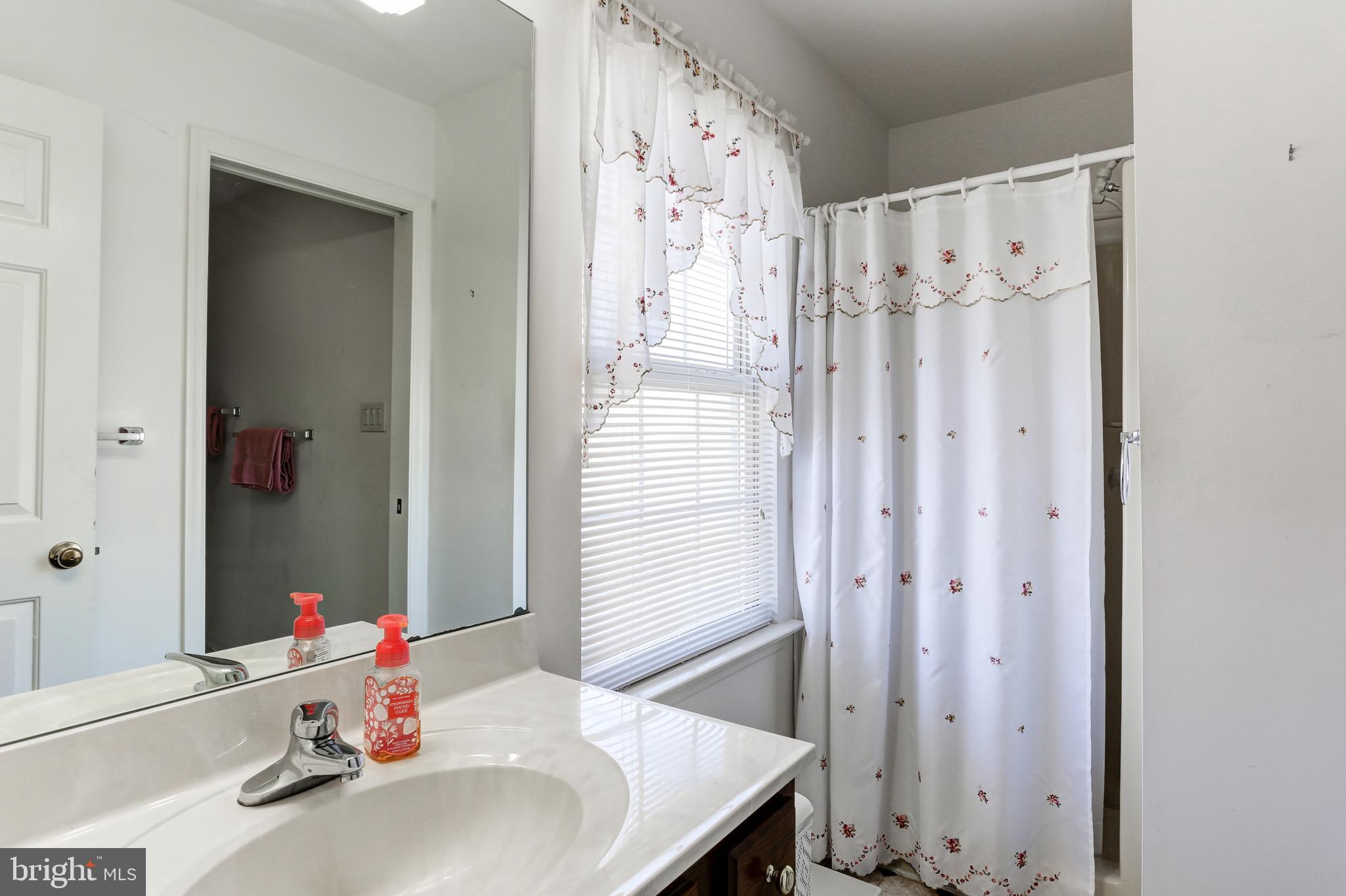 MANOR OAKS - Residential