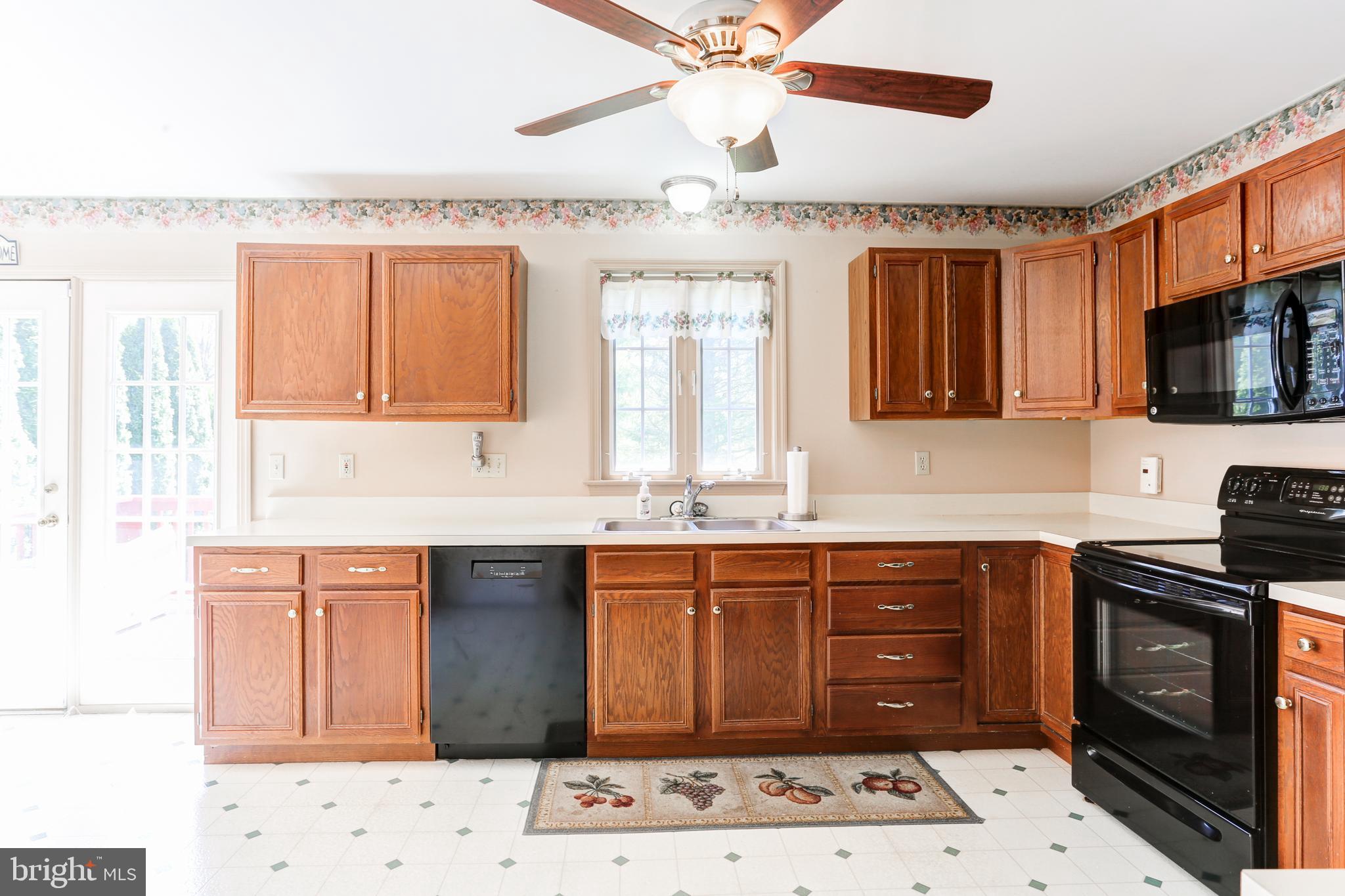 MANOR OAKS - Residential