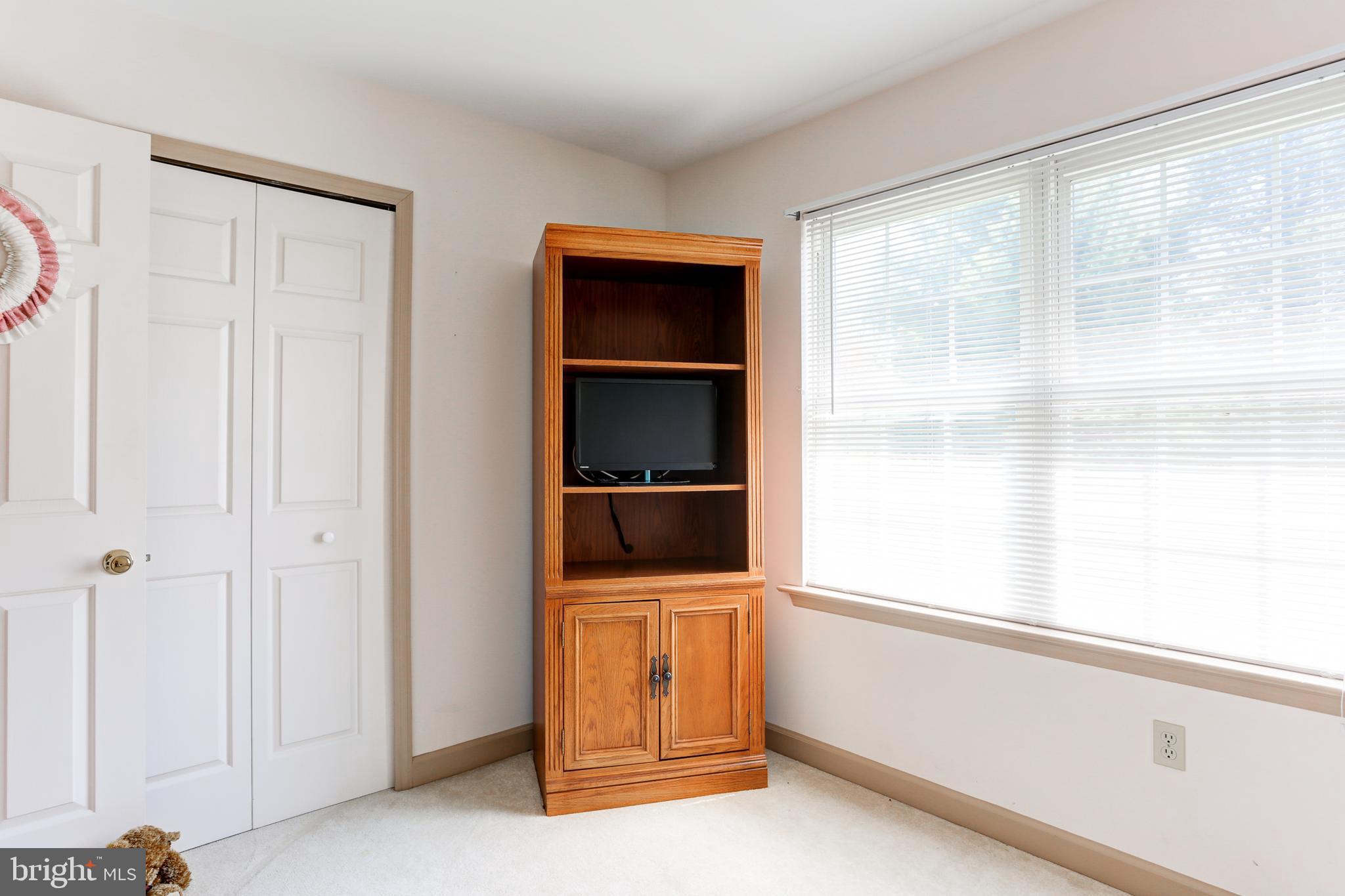 MANOR OAKS - Residential