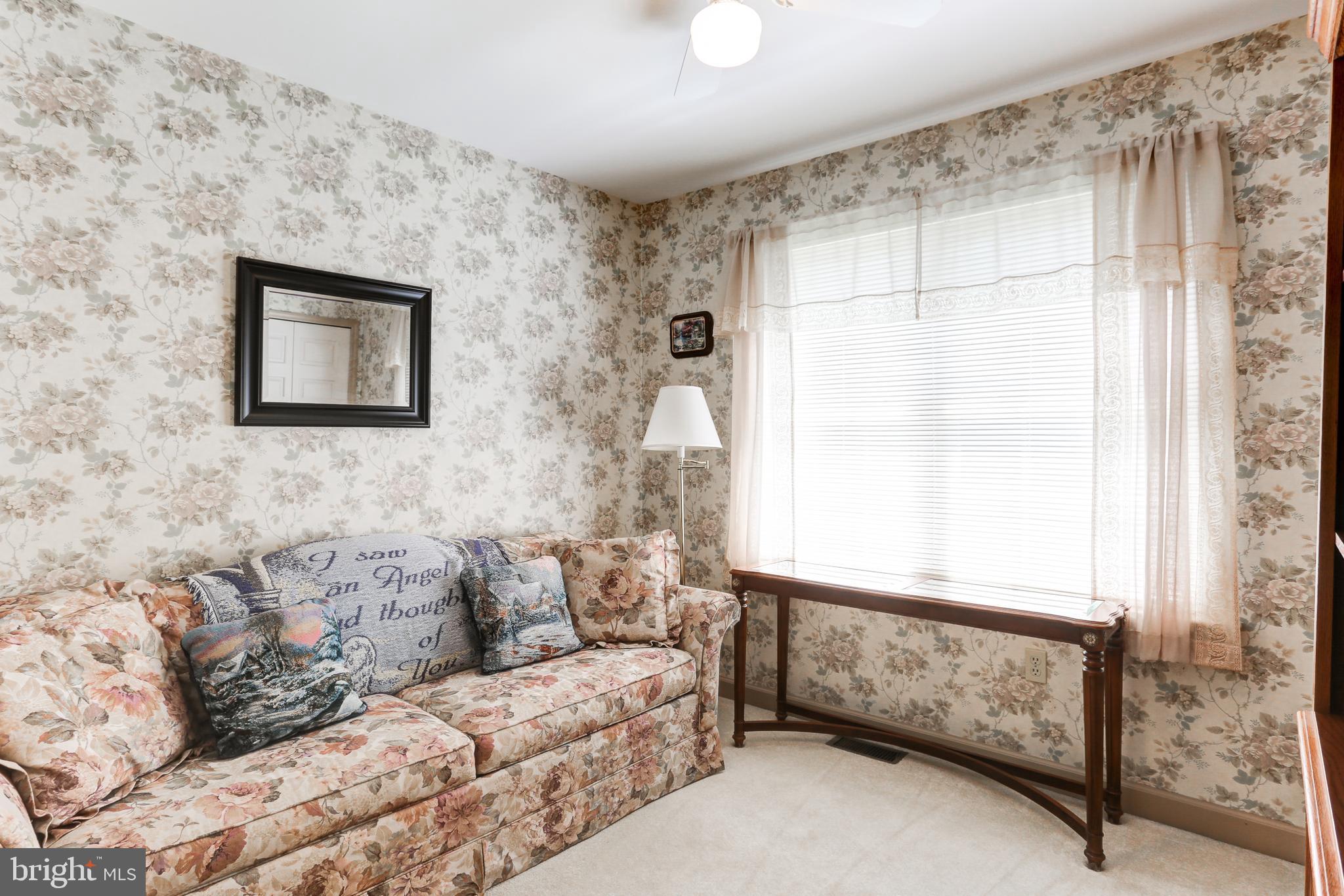 MANOR OAKS - Residential